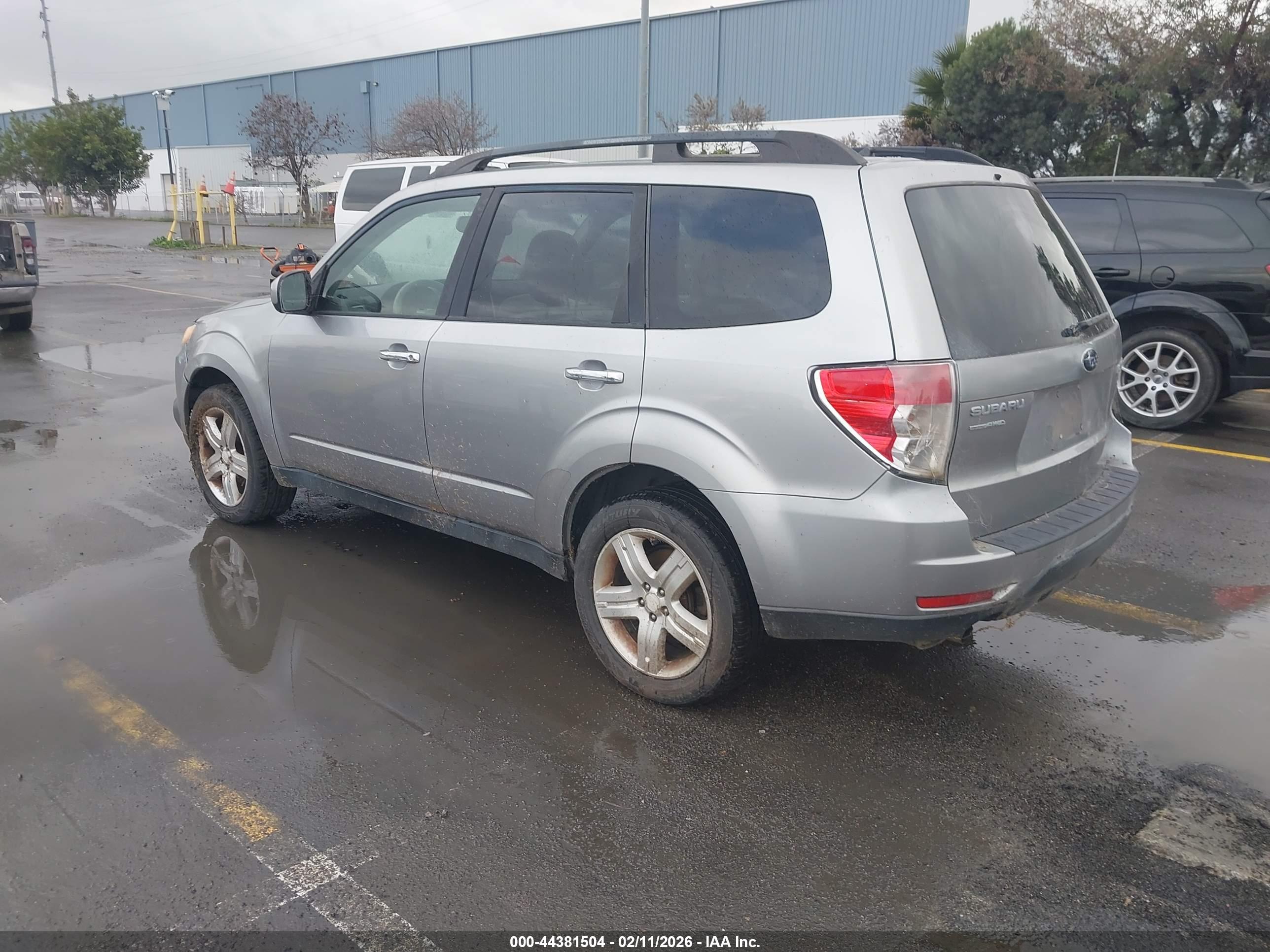 SUBARU FORESTER image 3