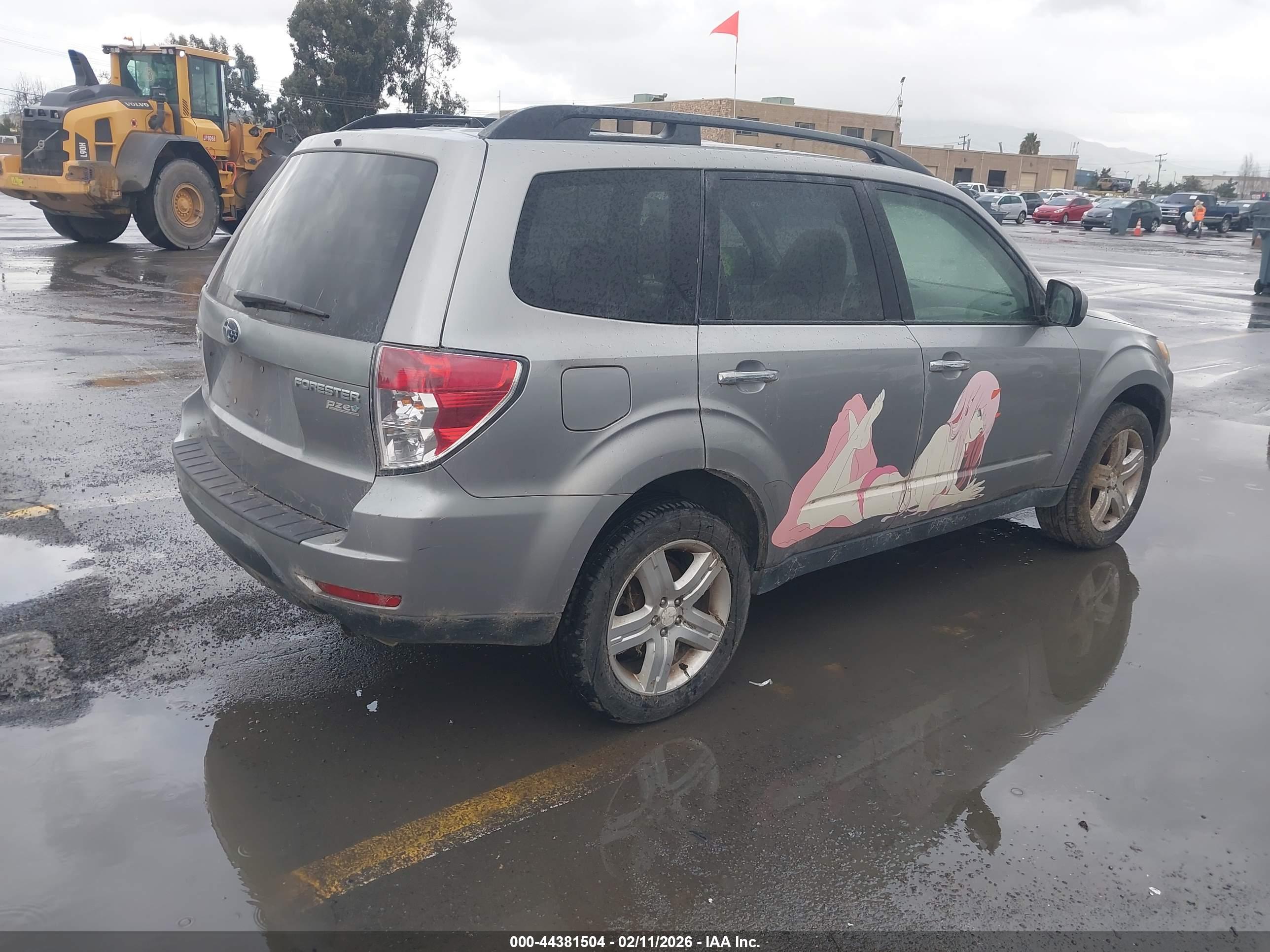 SUBARU FORESTER image 4