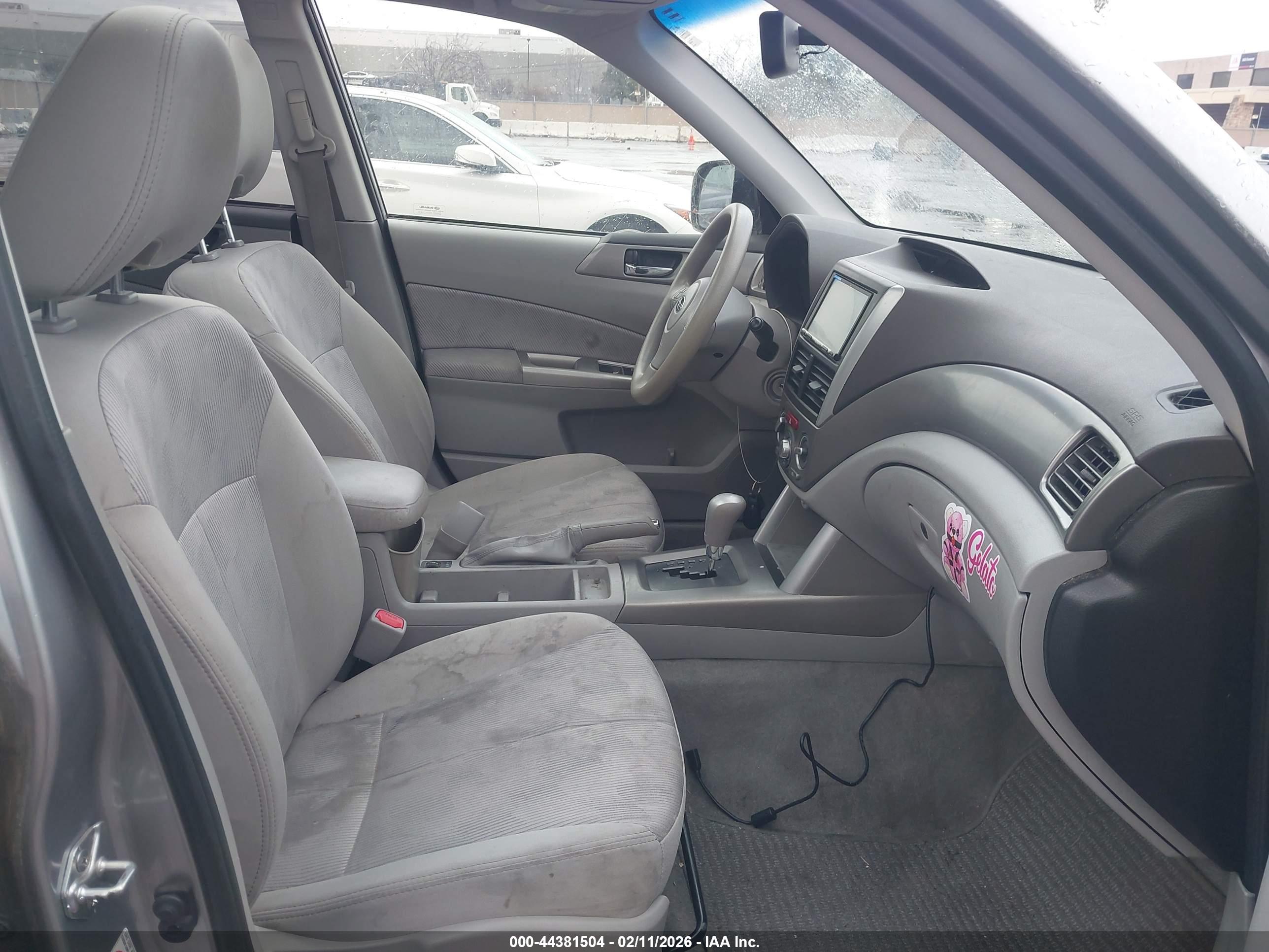 SUBARU FORESTER image 5