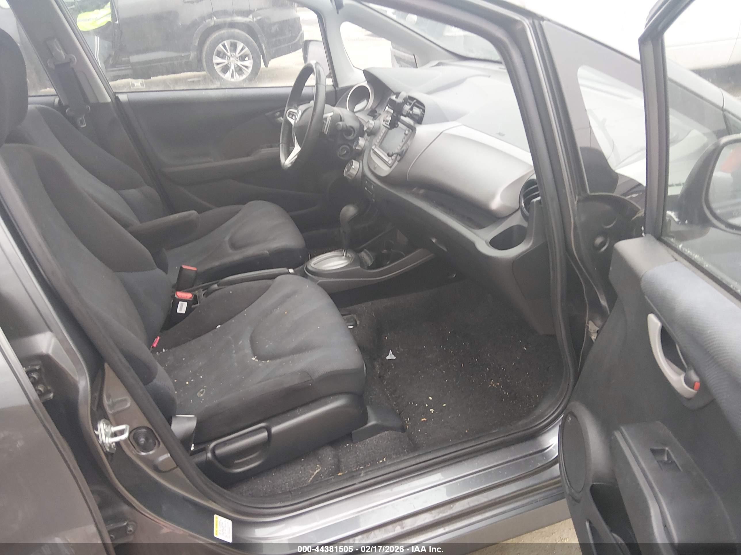 HONDA FIT image 5