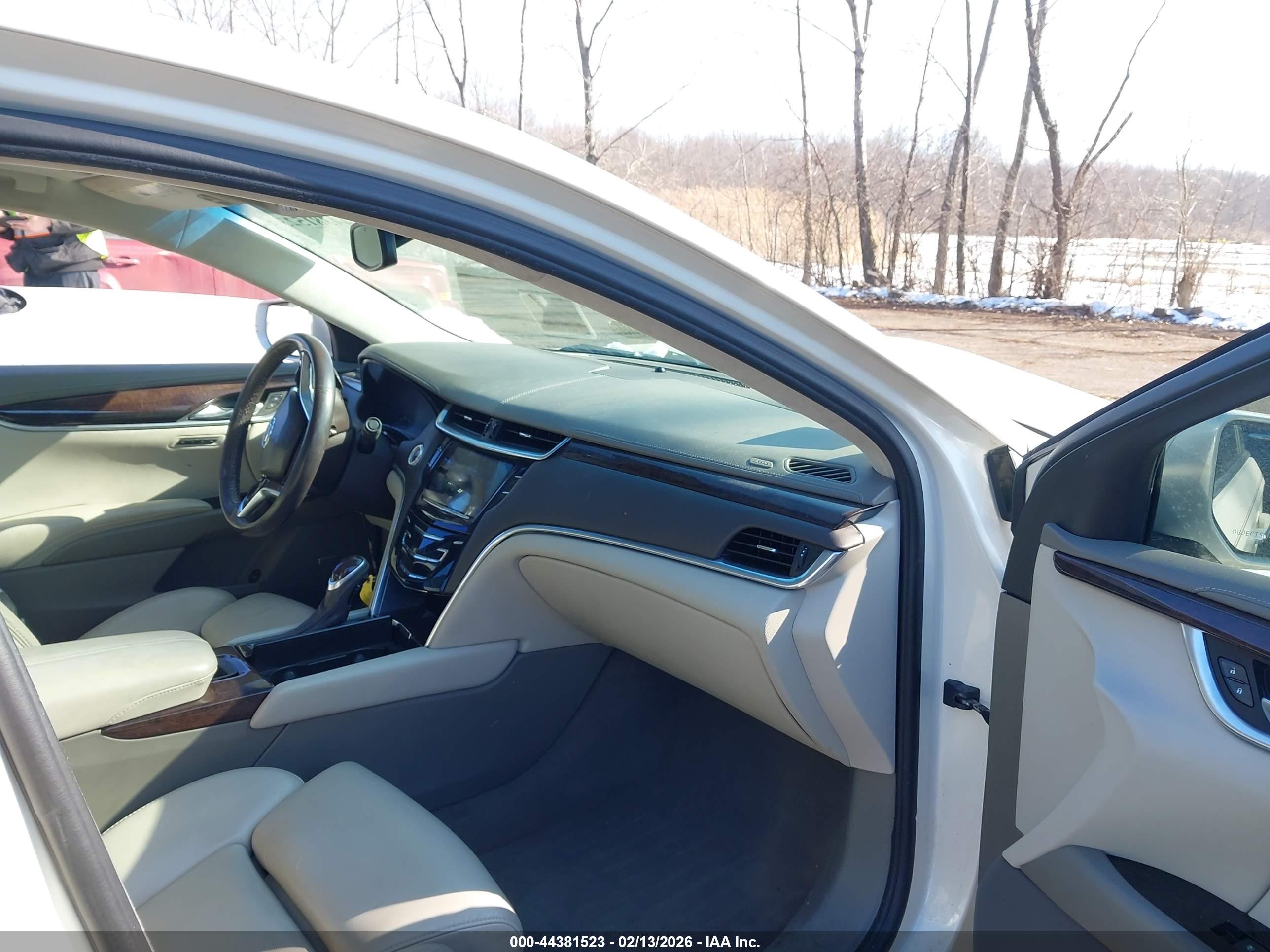 CADILLAC XTS image 5