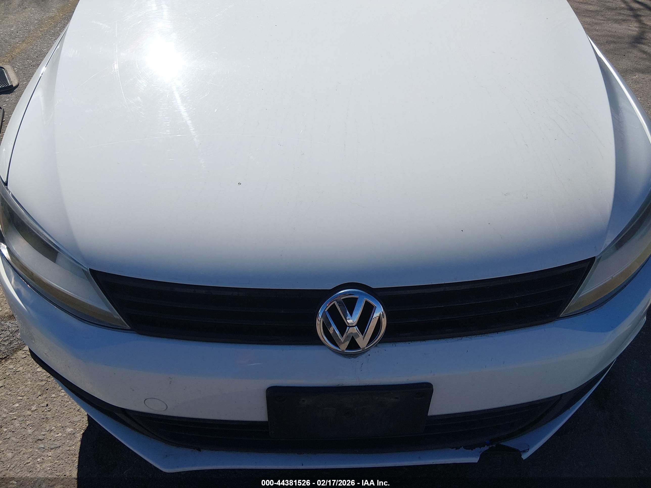 VOLKSWAGEN JETTA image 6