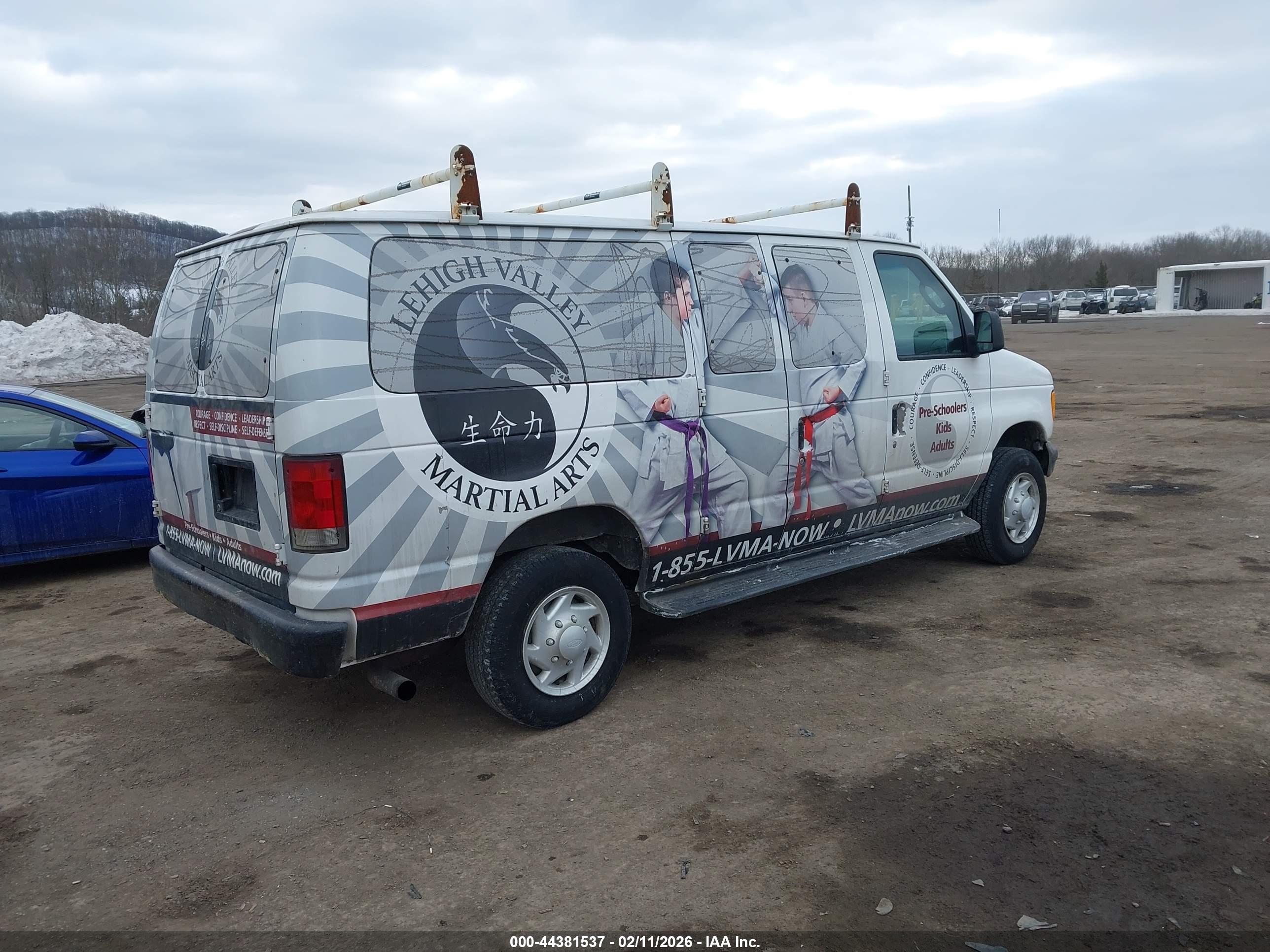 FORD E-350 image 4
