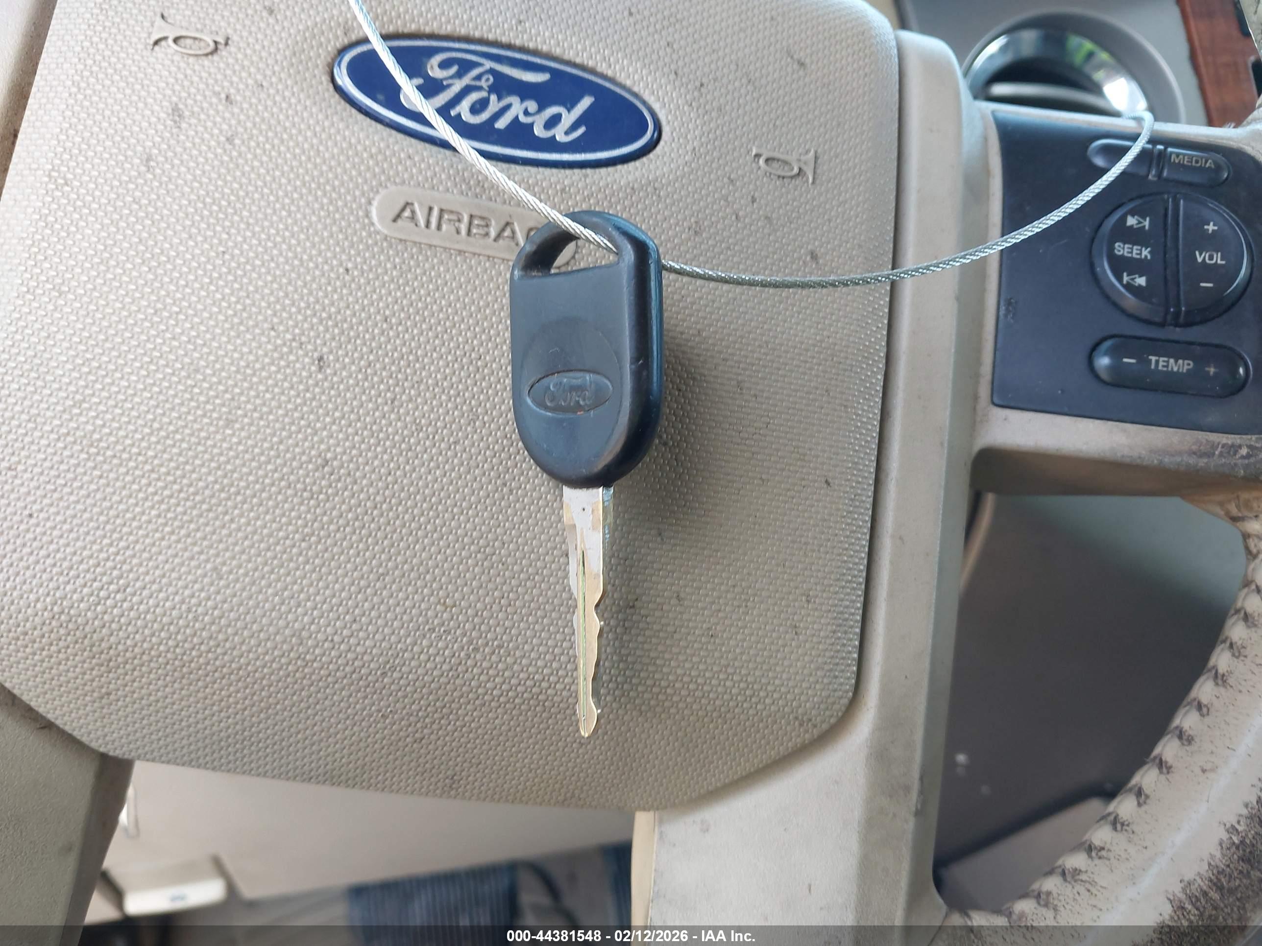 FORD EXPEDITION image 11
