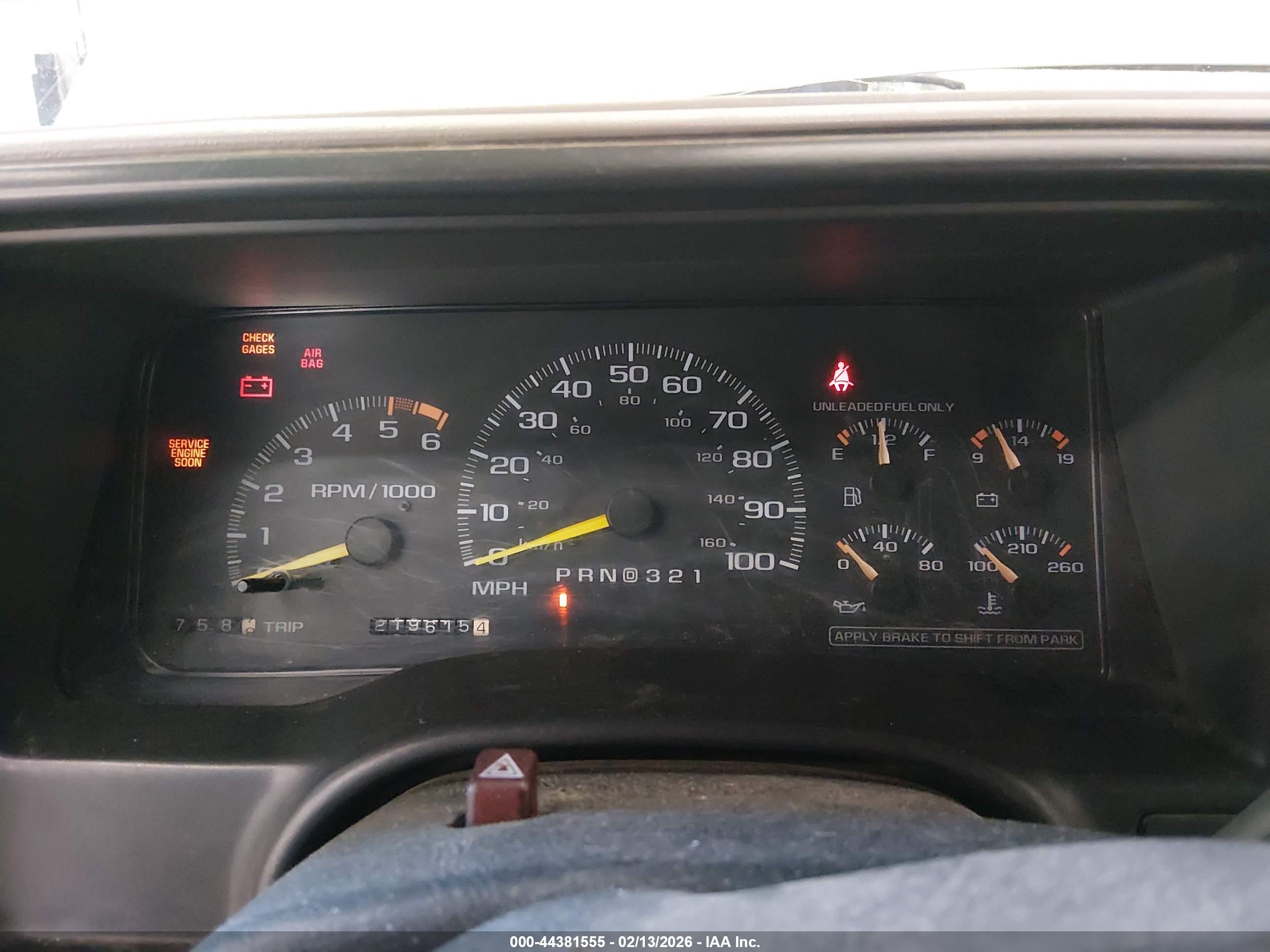 CHEVROLET SUBURBAN image 7