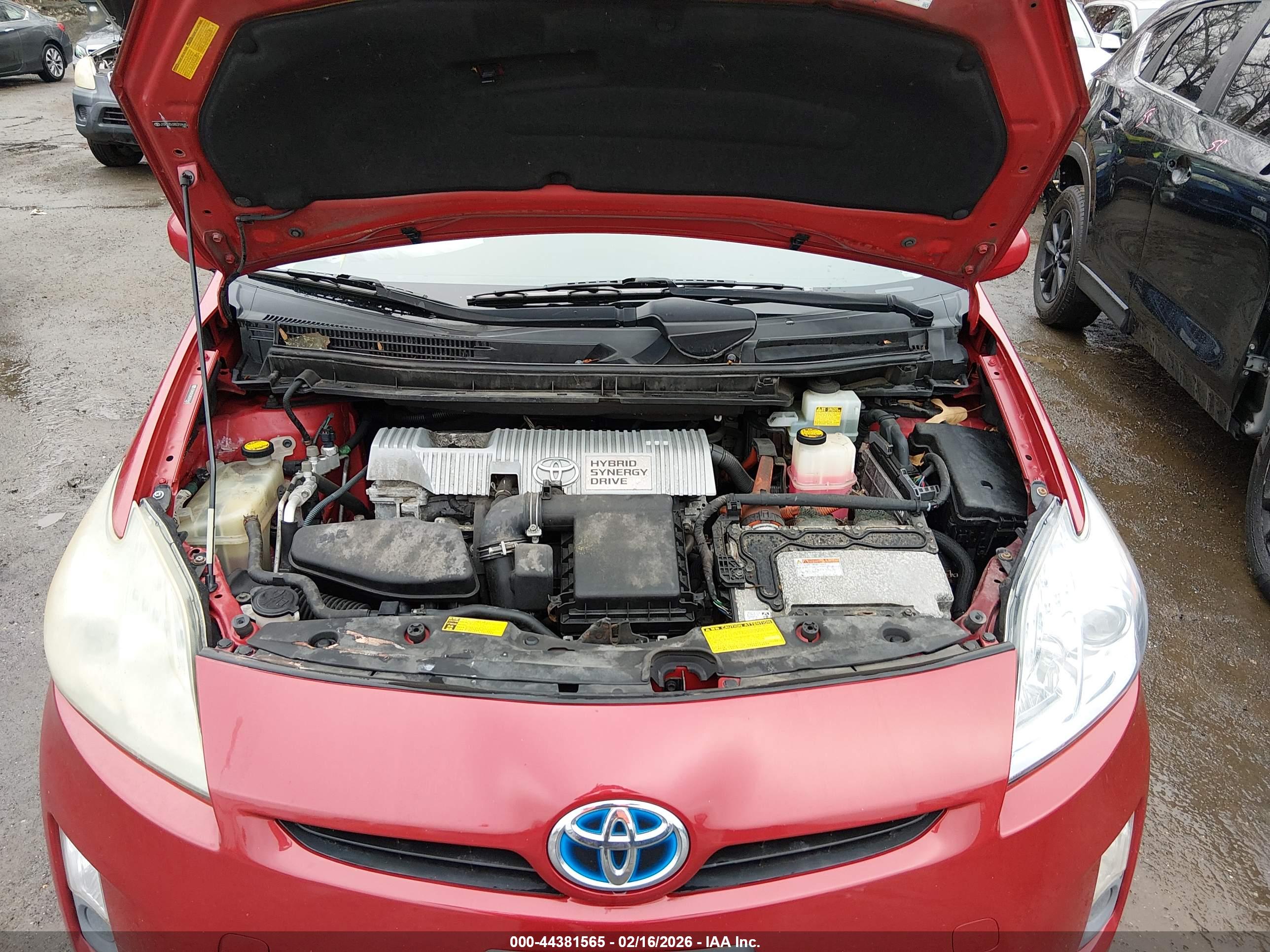 TOYOTA PRIUS image 10