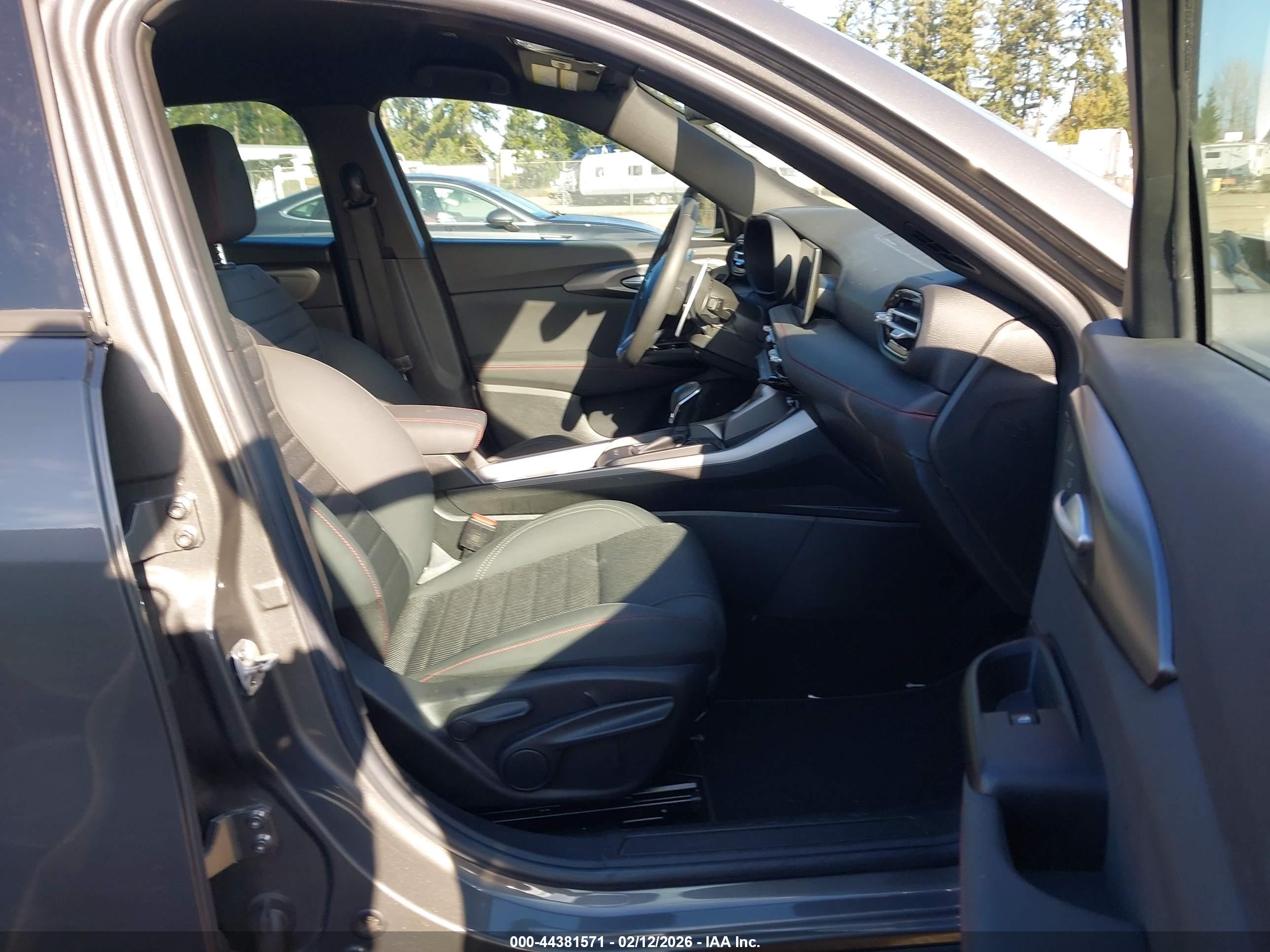 DODGE HORNET image 5