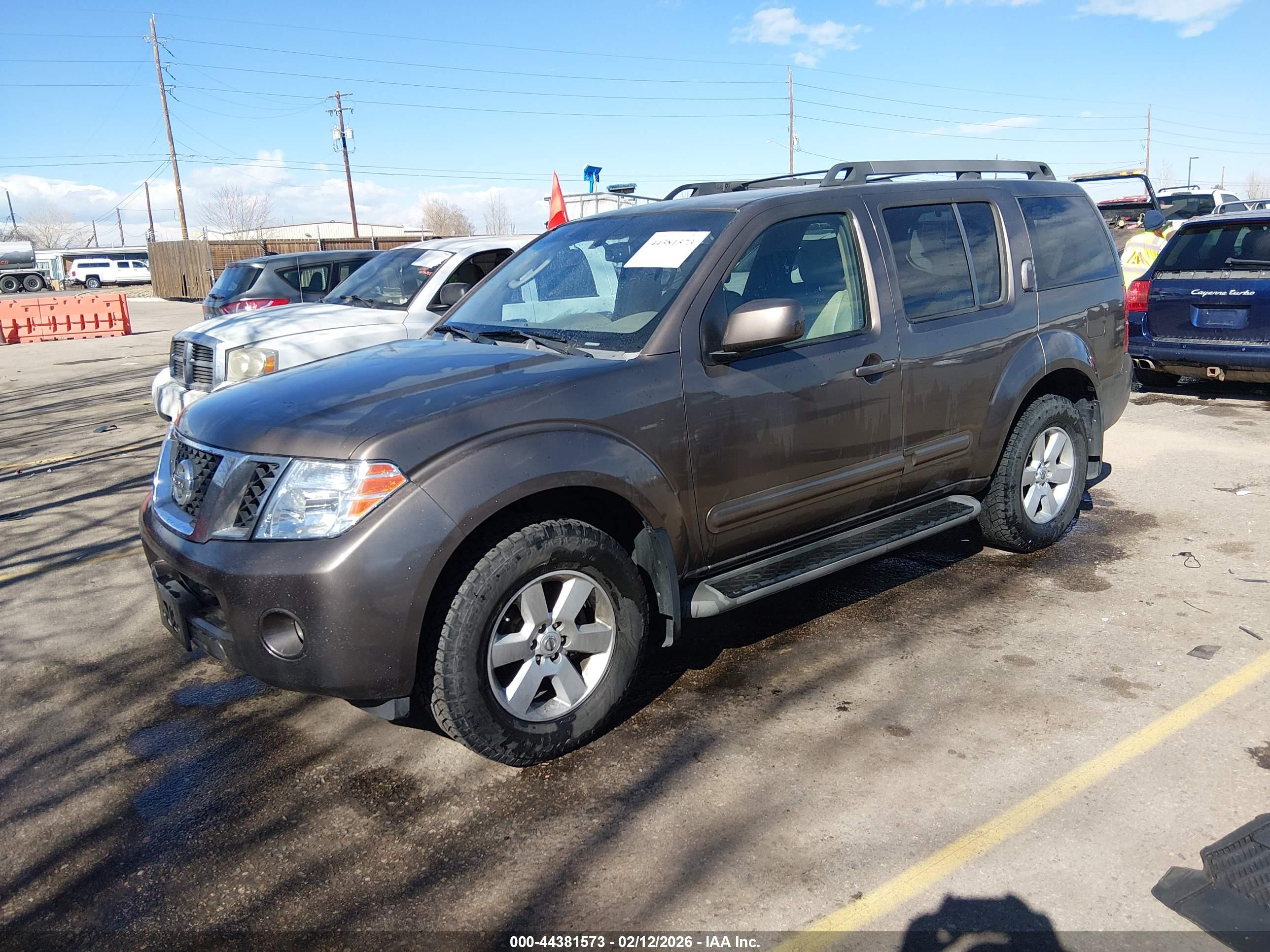 NISSAN PATHFINDER image 2