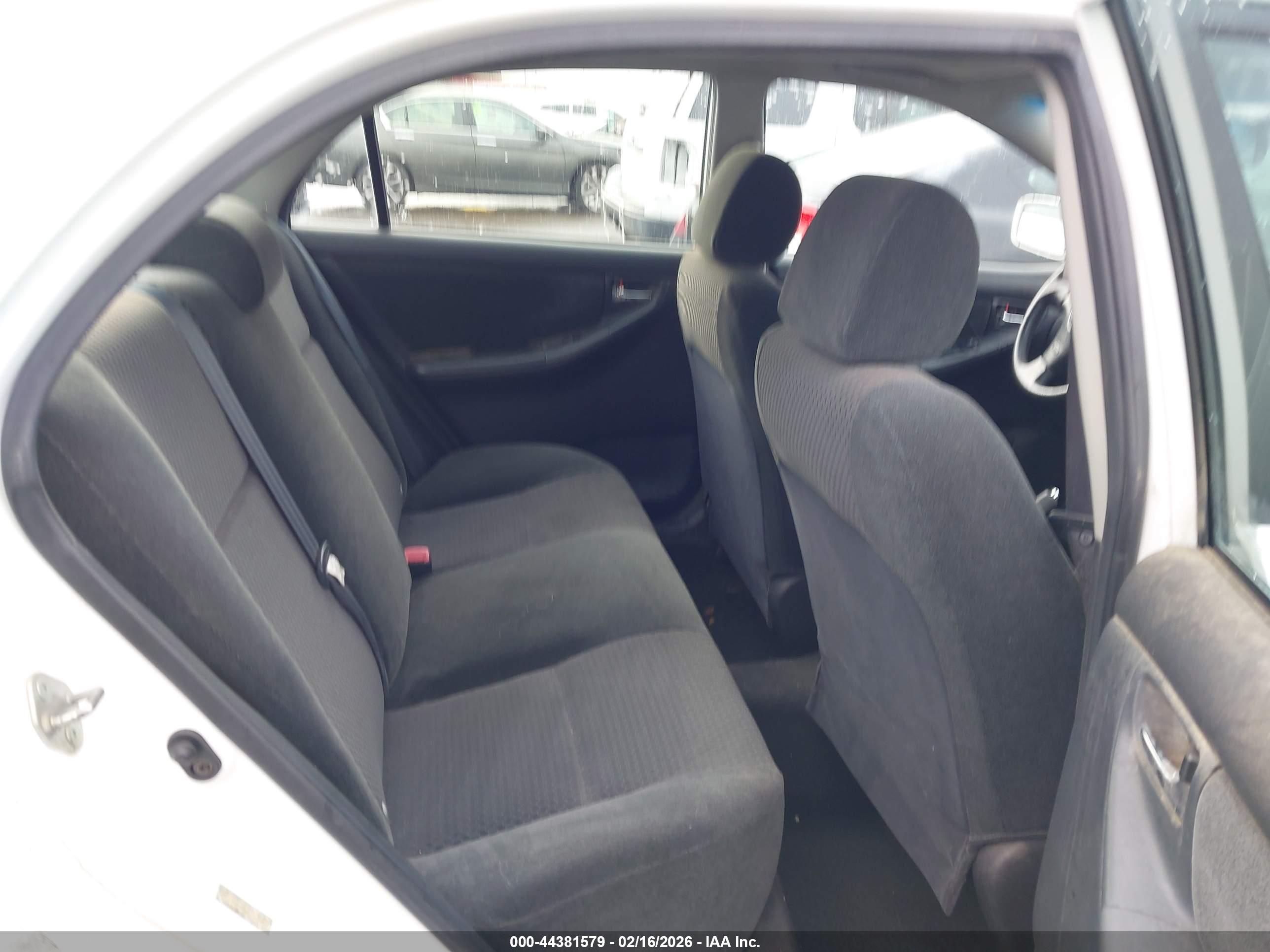 TOYOTA COROLLA image 8
