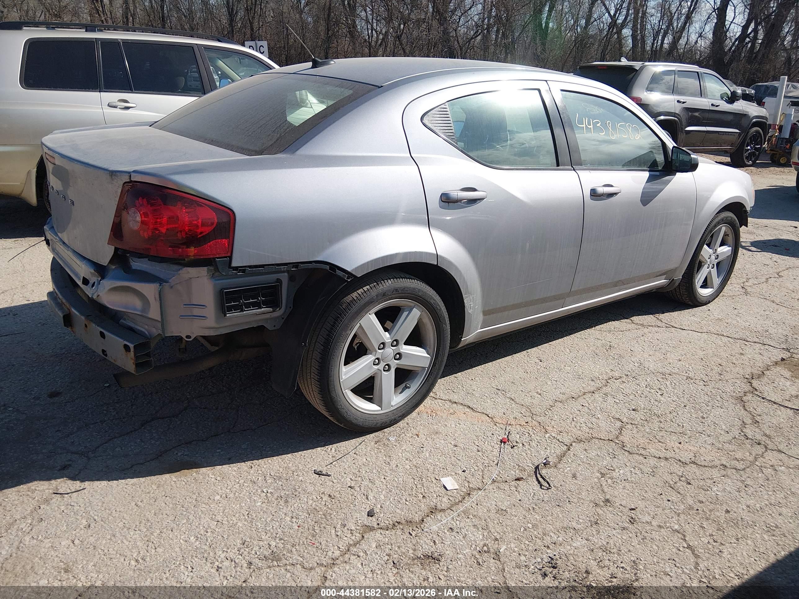 DODGE AVENGER image 4