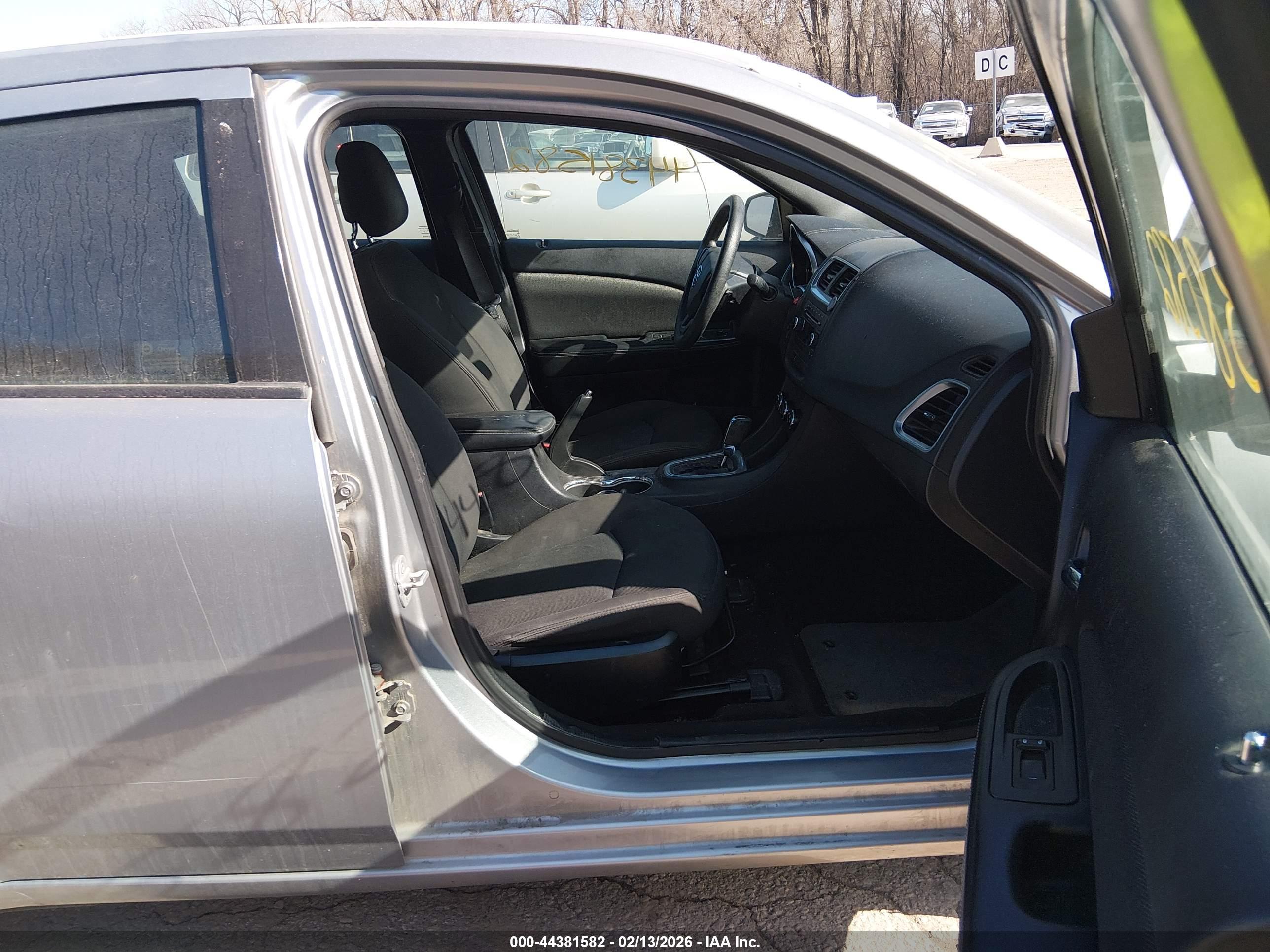 DODGE AVENGER image 5
