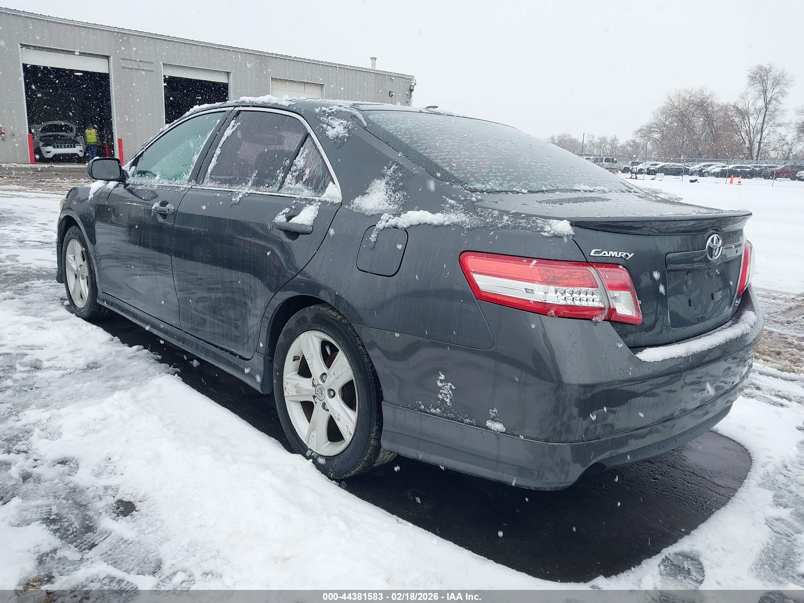 TOYOTA CAMRY image 3