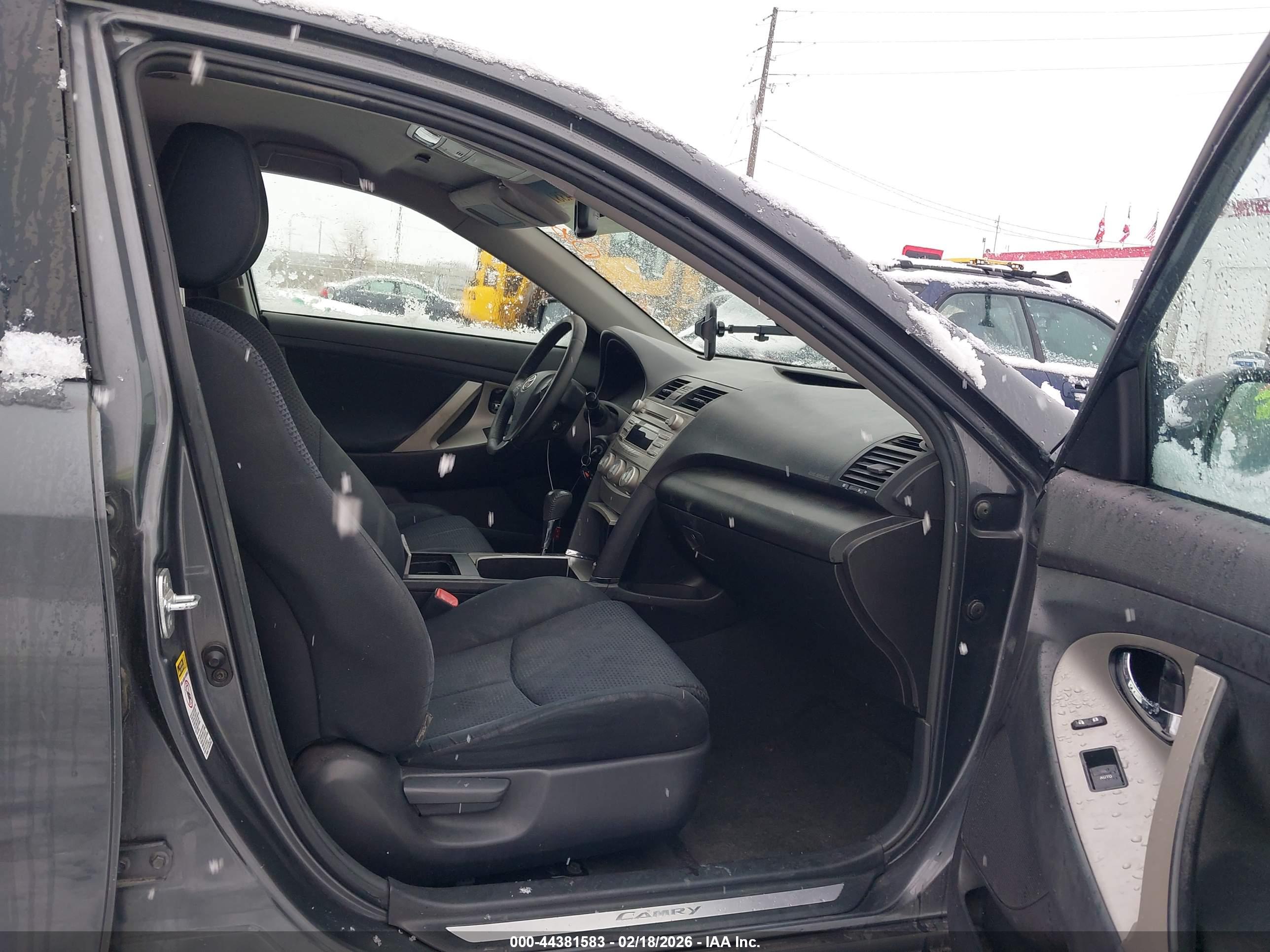 TOYOTA CAMRY image 5