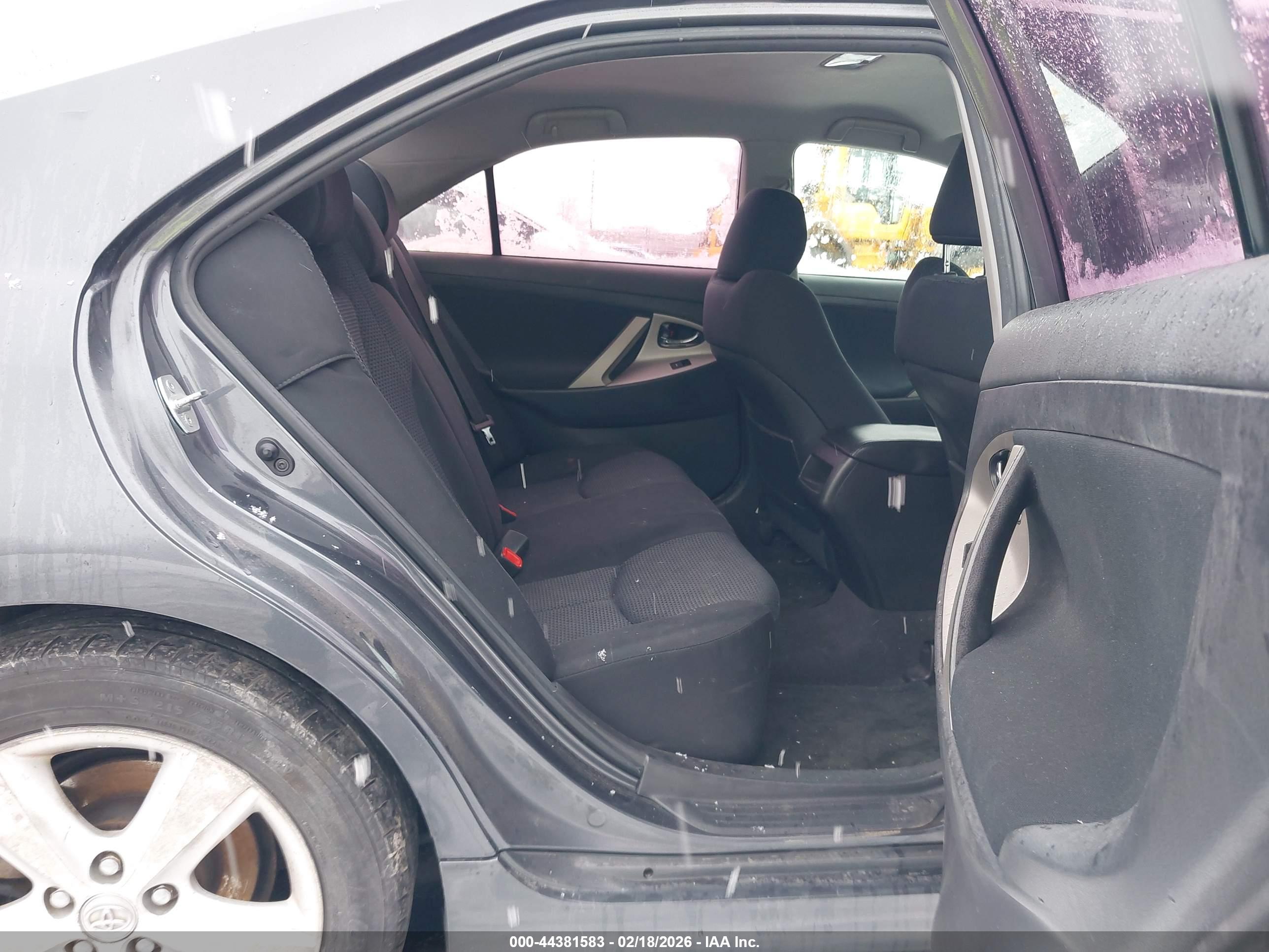 TOYOTA CAMRY image 8
