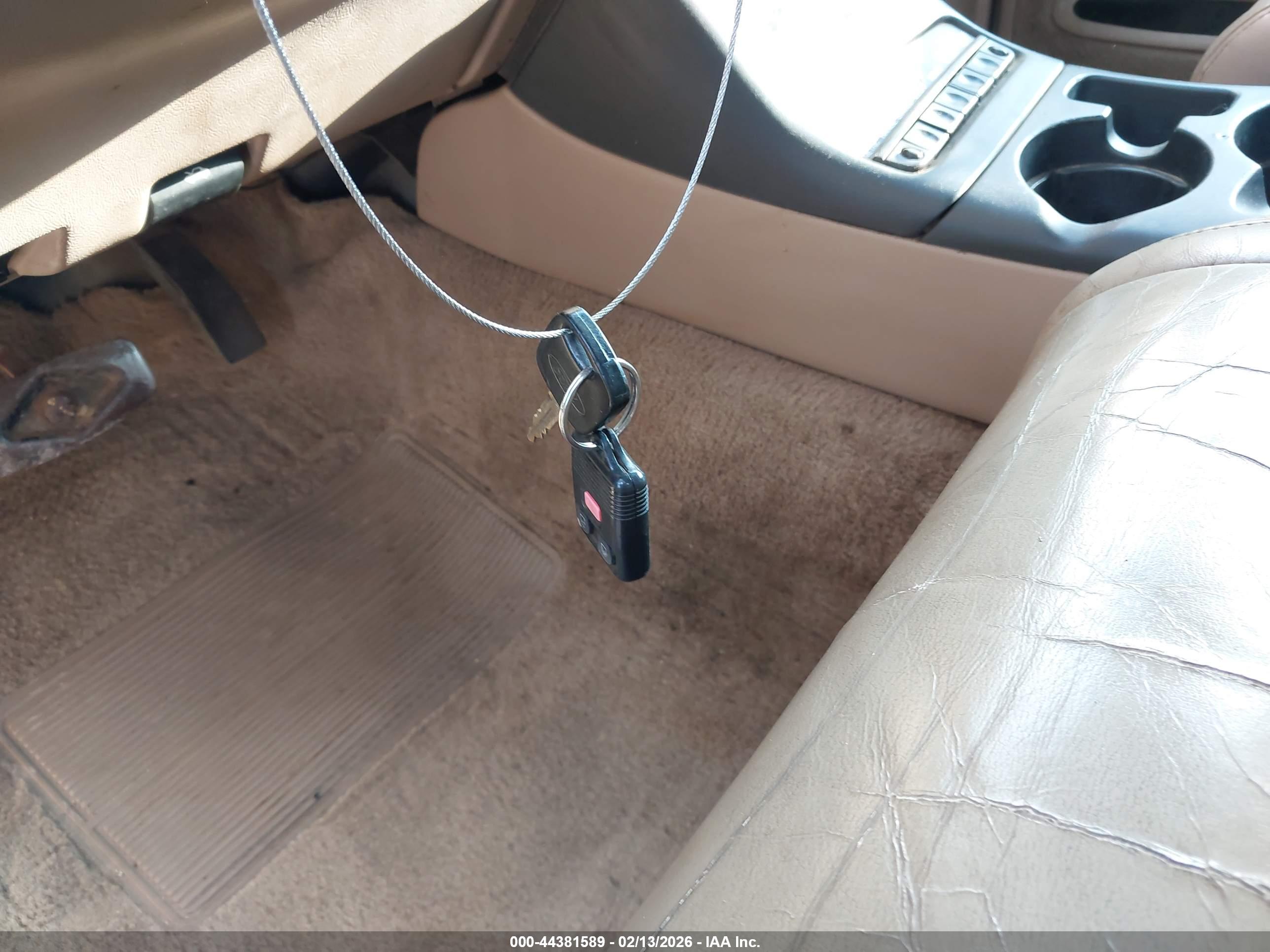 FORD EXPLORER image 11