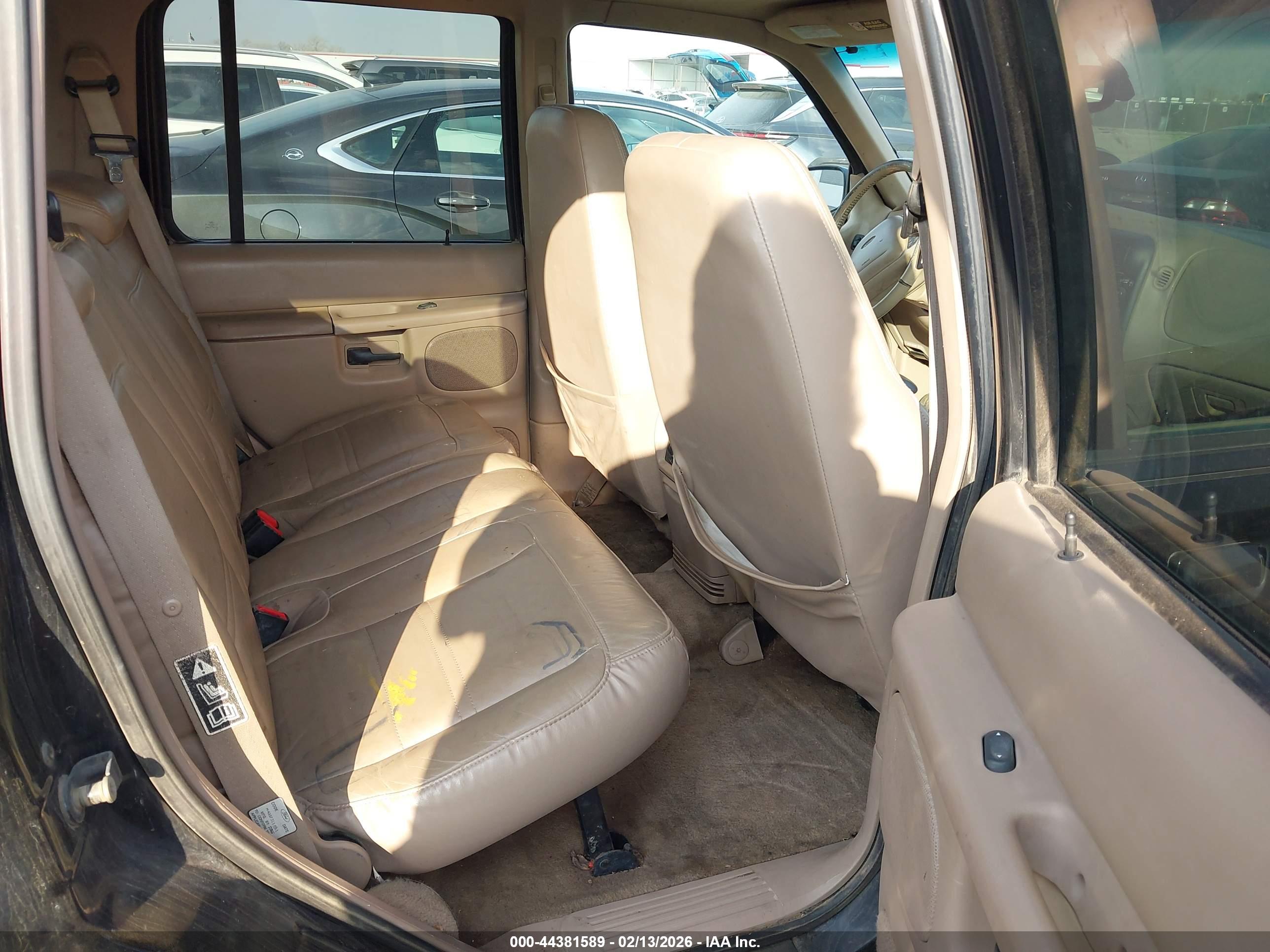 FORD EXPLORER image 8