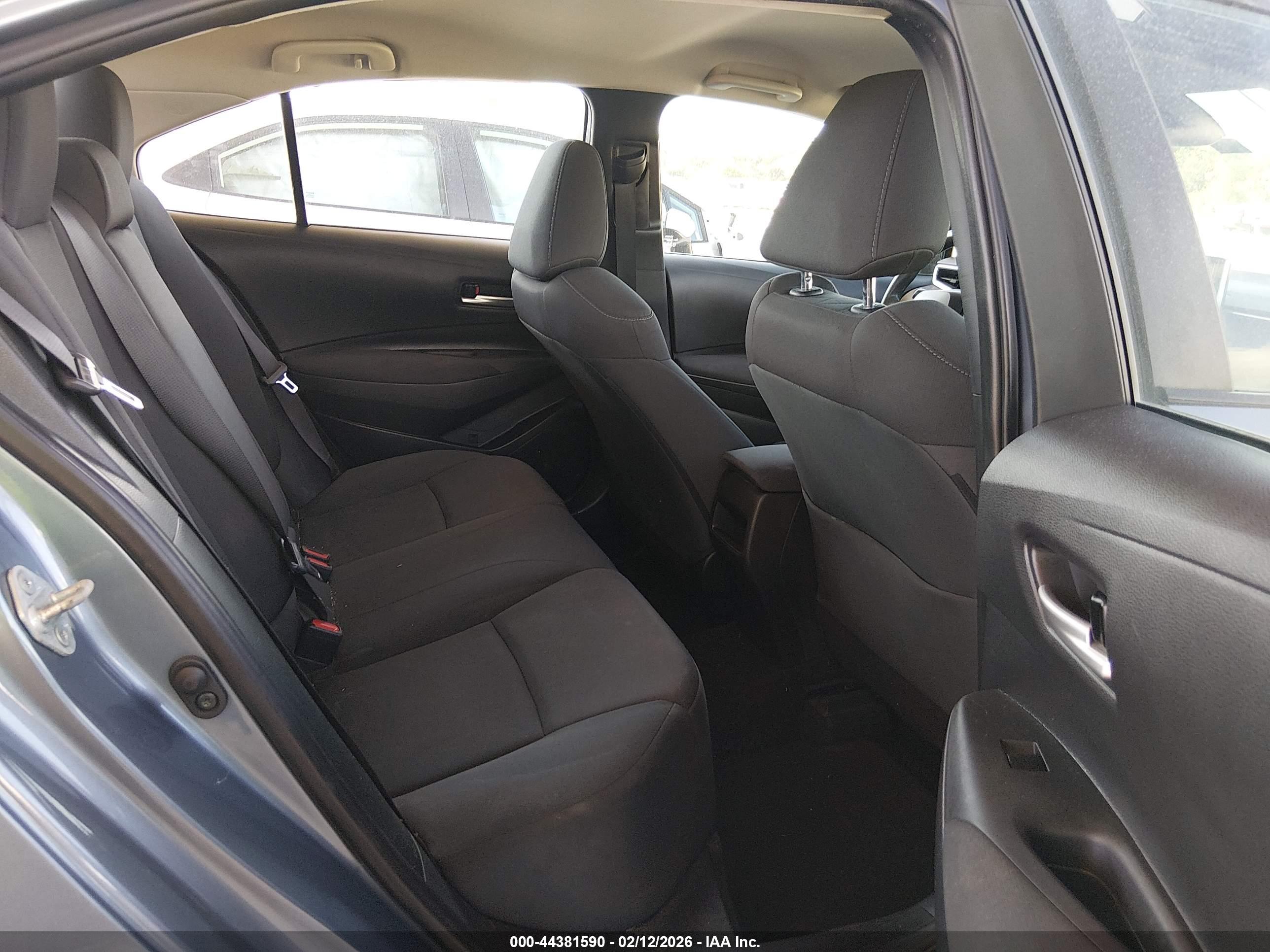 TOYOTA COROLLA image 8