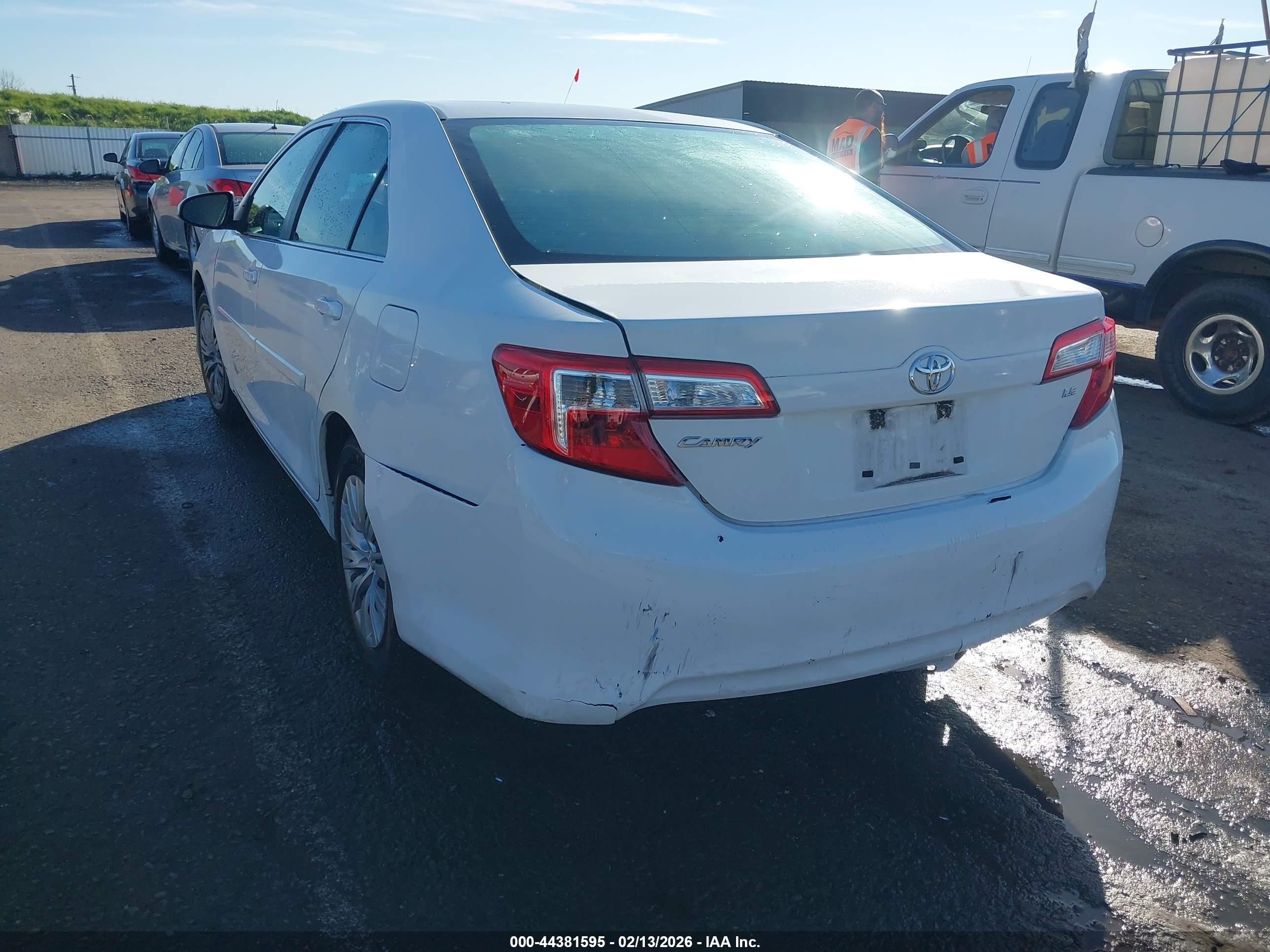 TOYOTA CAMRY image 3