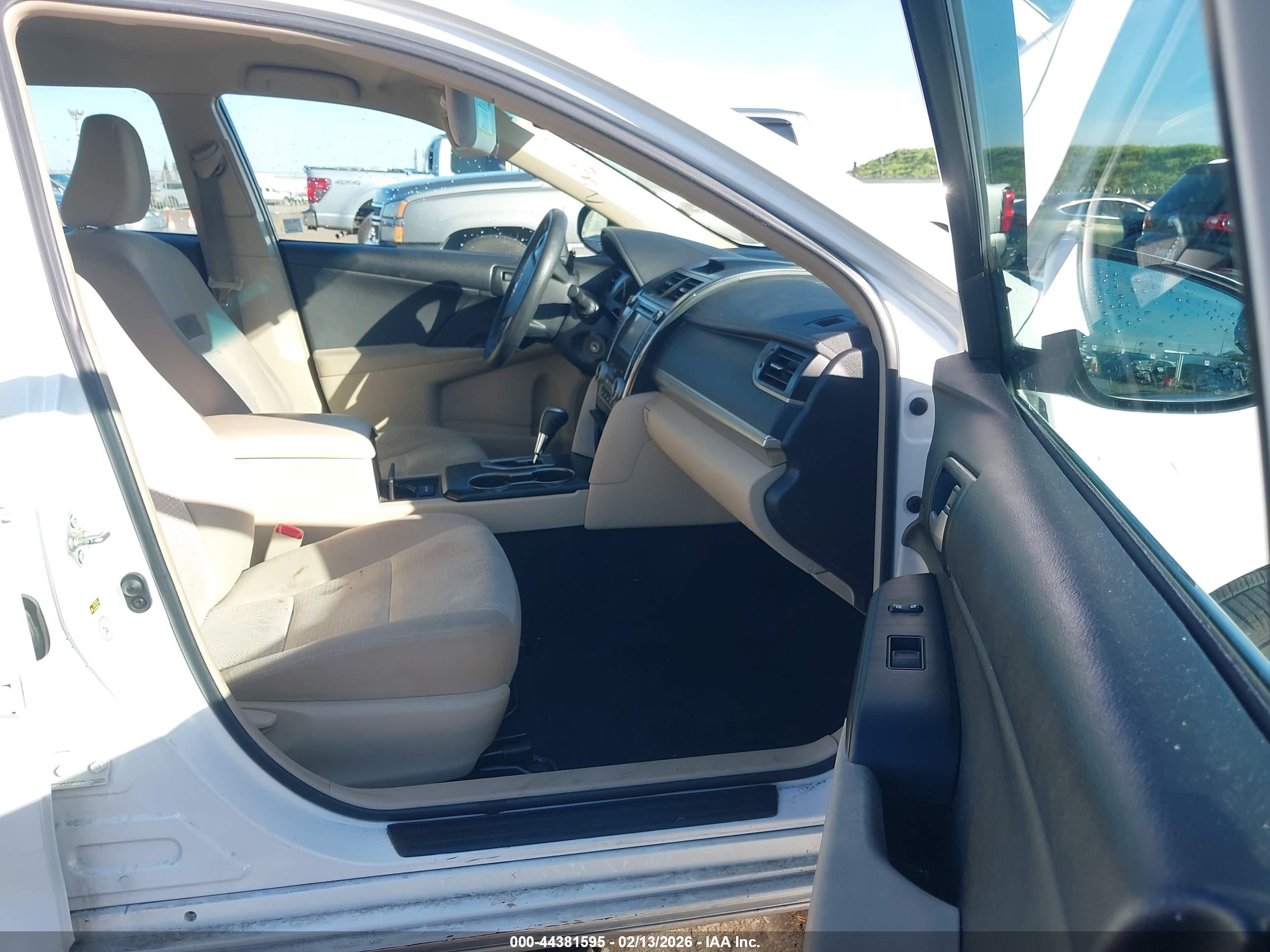 TOYOTA CAMRY image 5