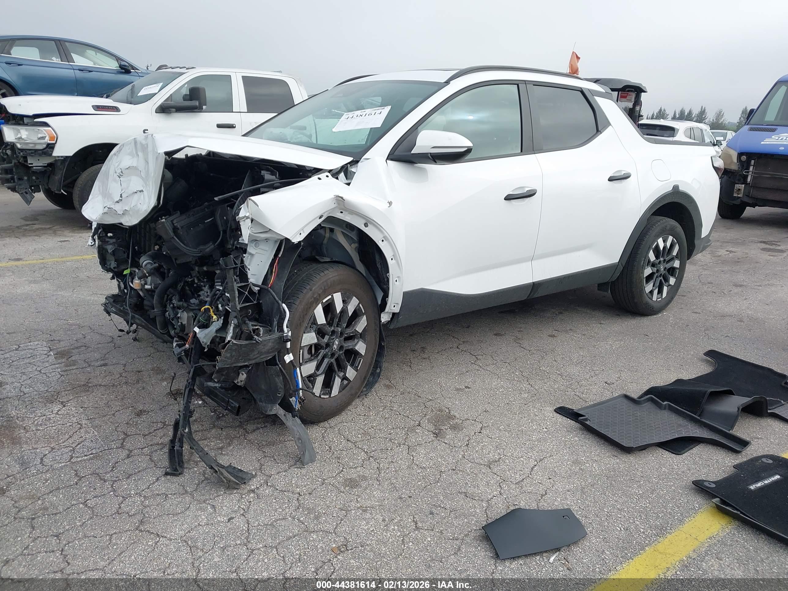 HYUNDAI SANTA image 2