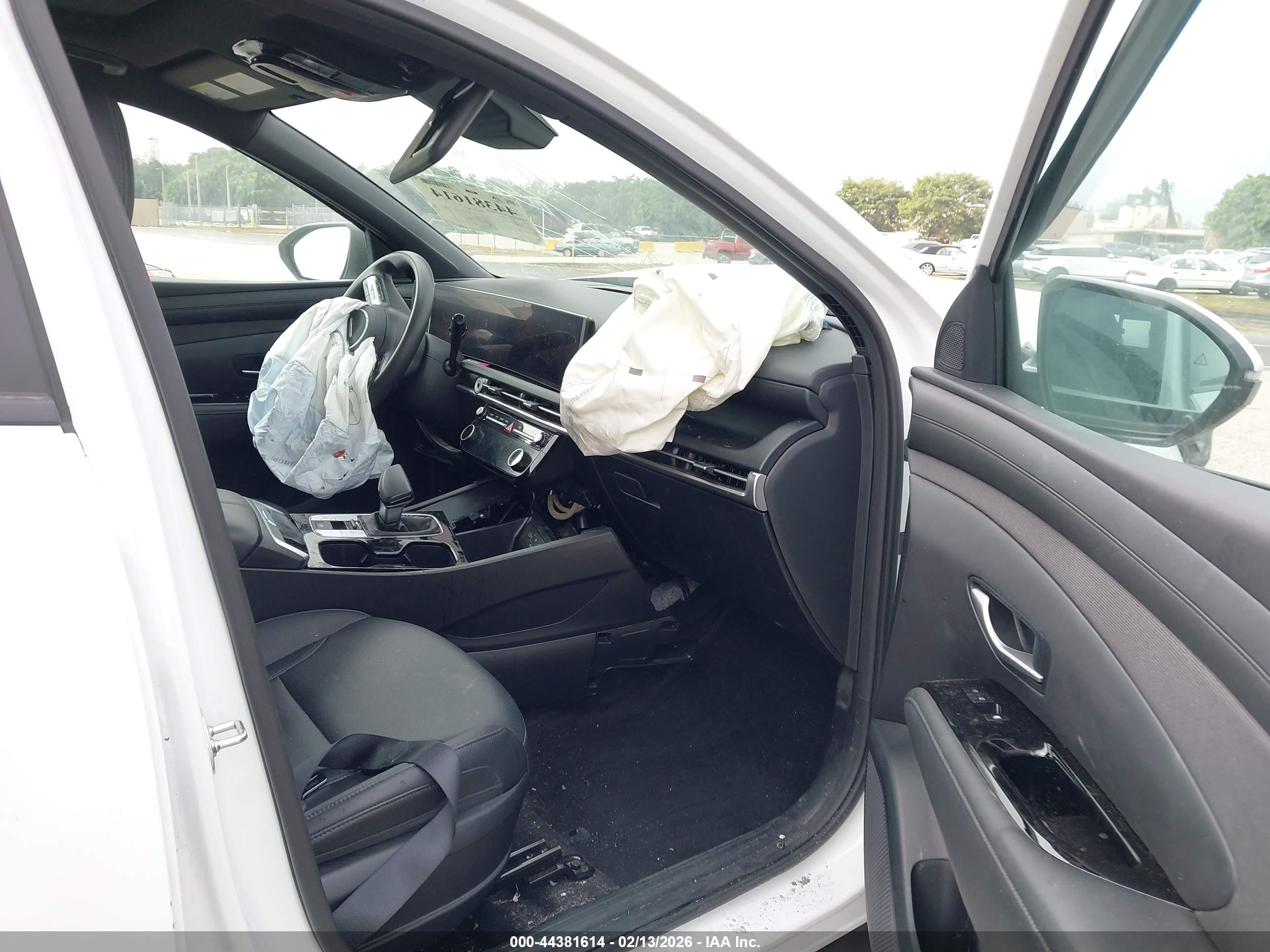 HYUNDAI SANTA image 5