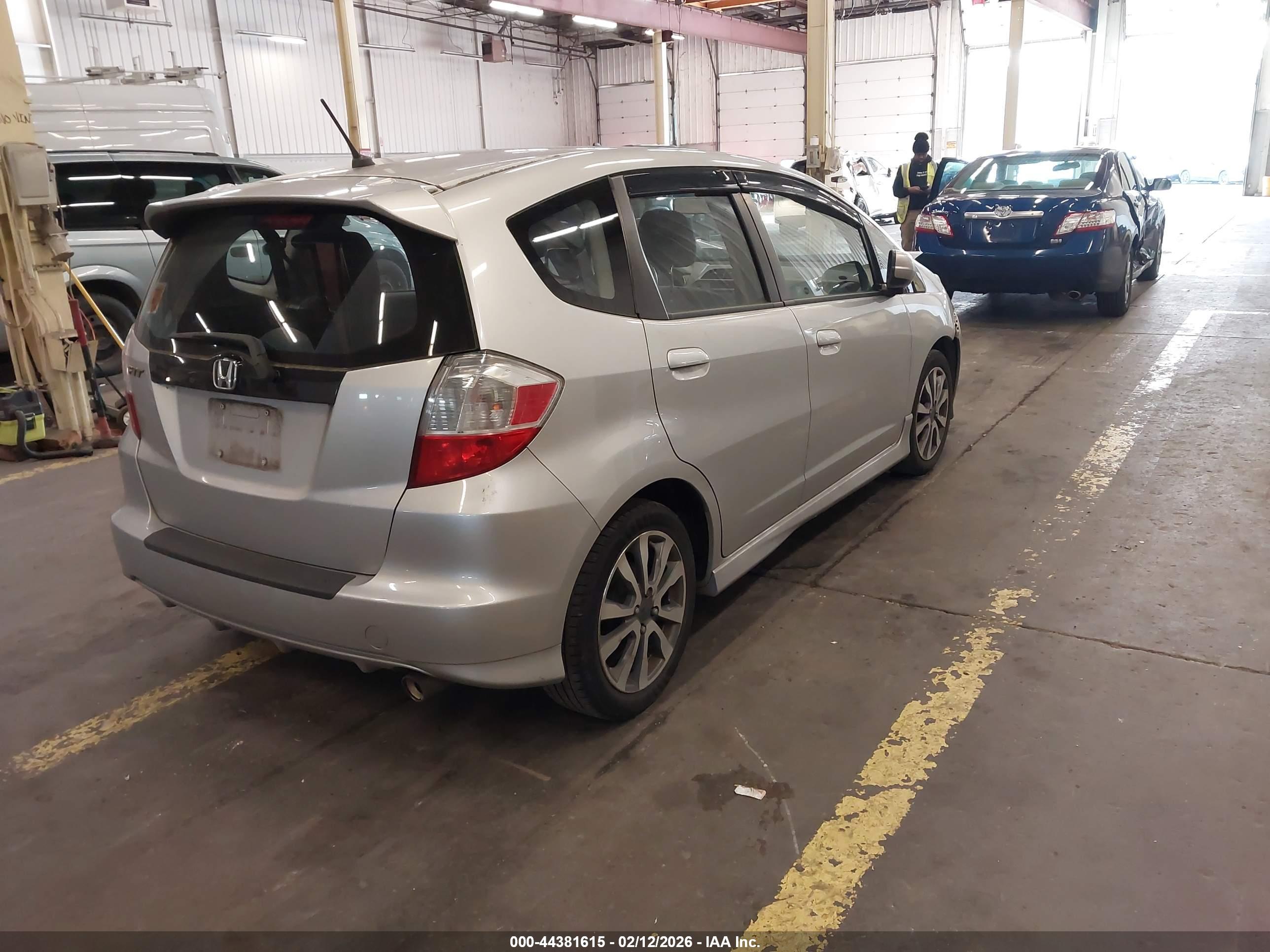 HONDA FIT image 4