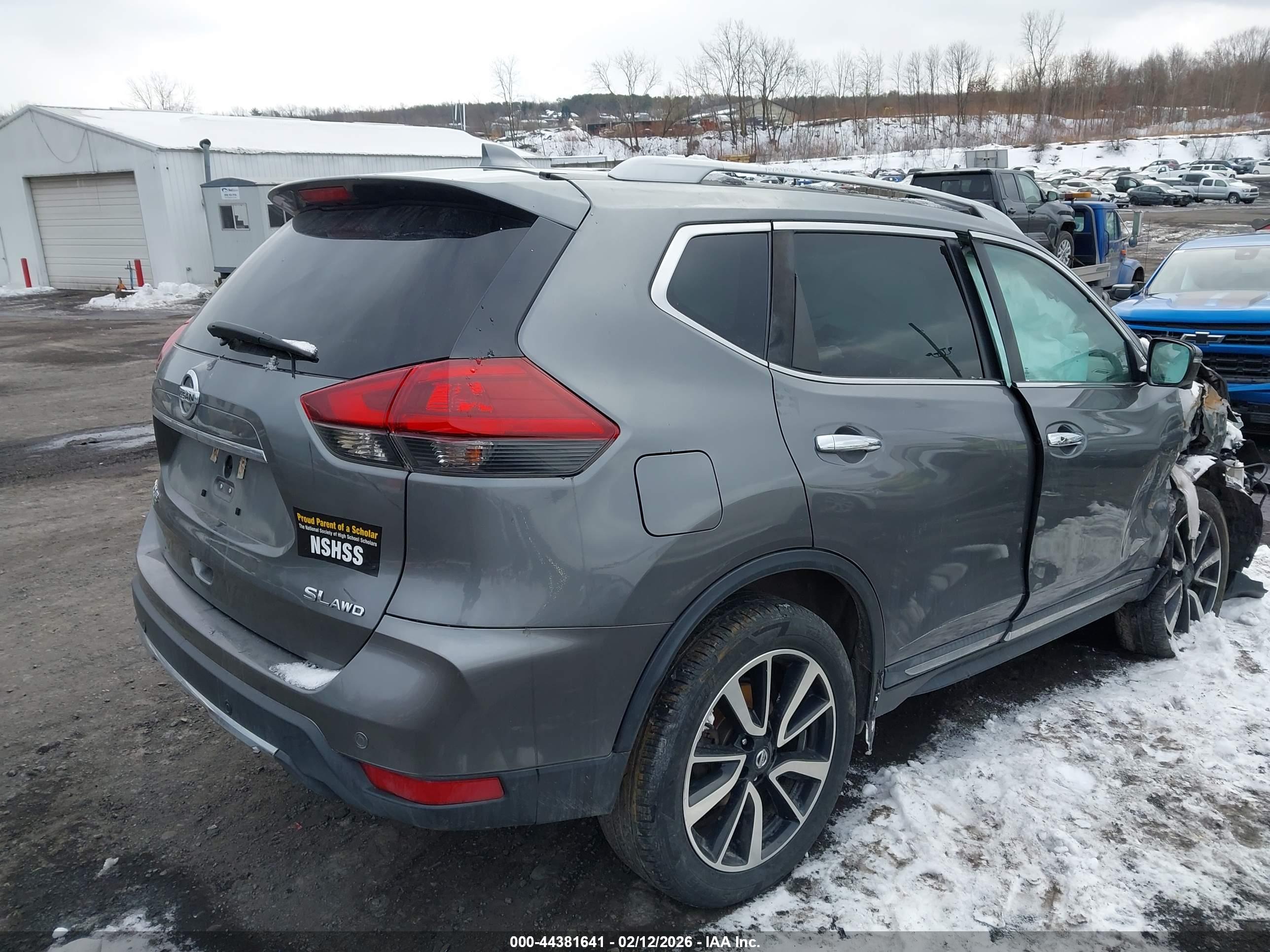 NISSAN ROGUE image 4