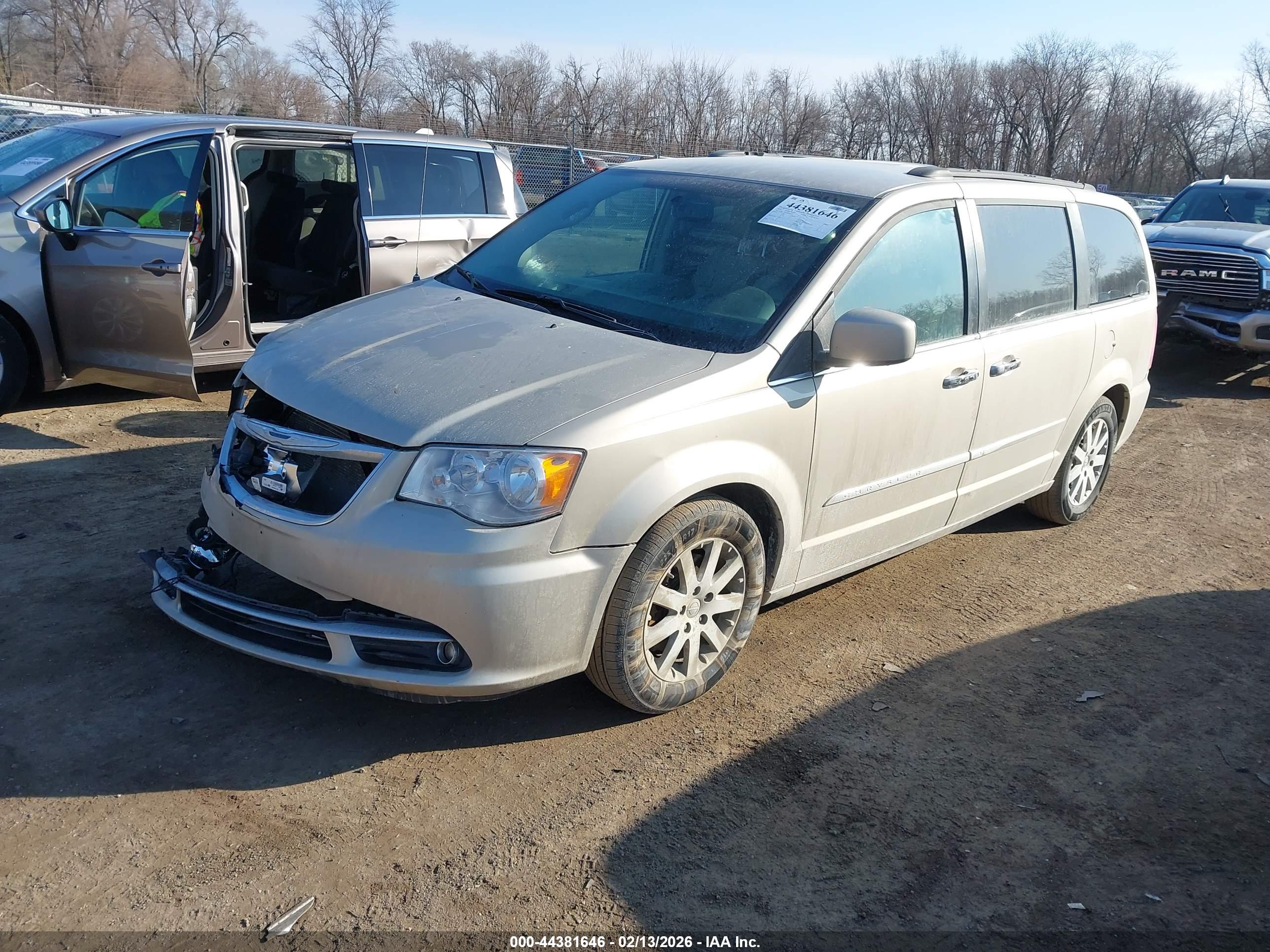 CHRYSLER TOWN image 2