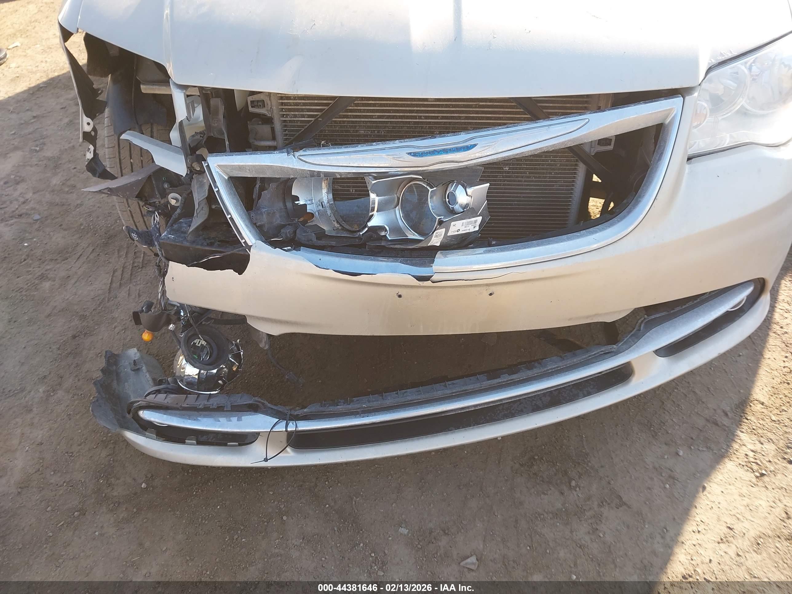 CHRYSLER TOWN image 6