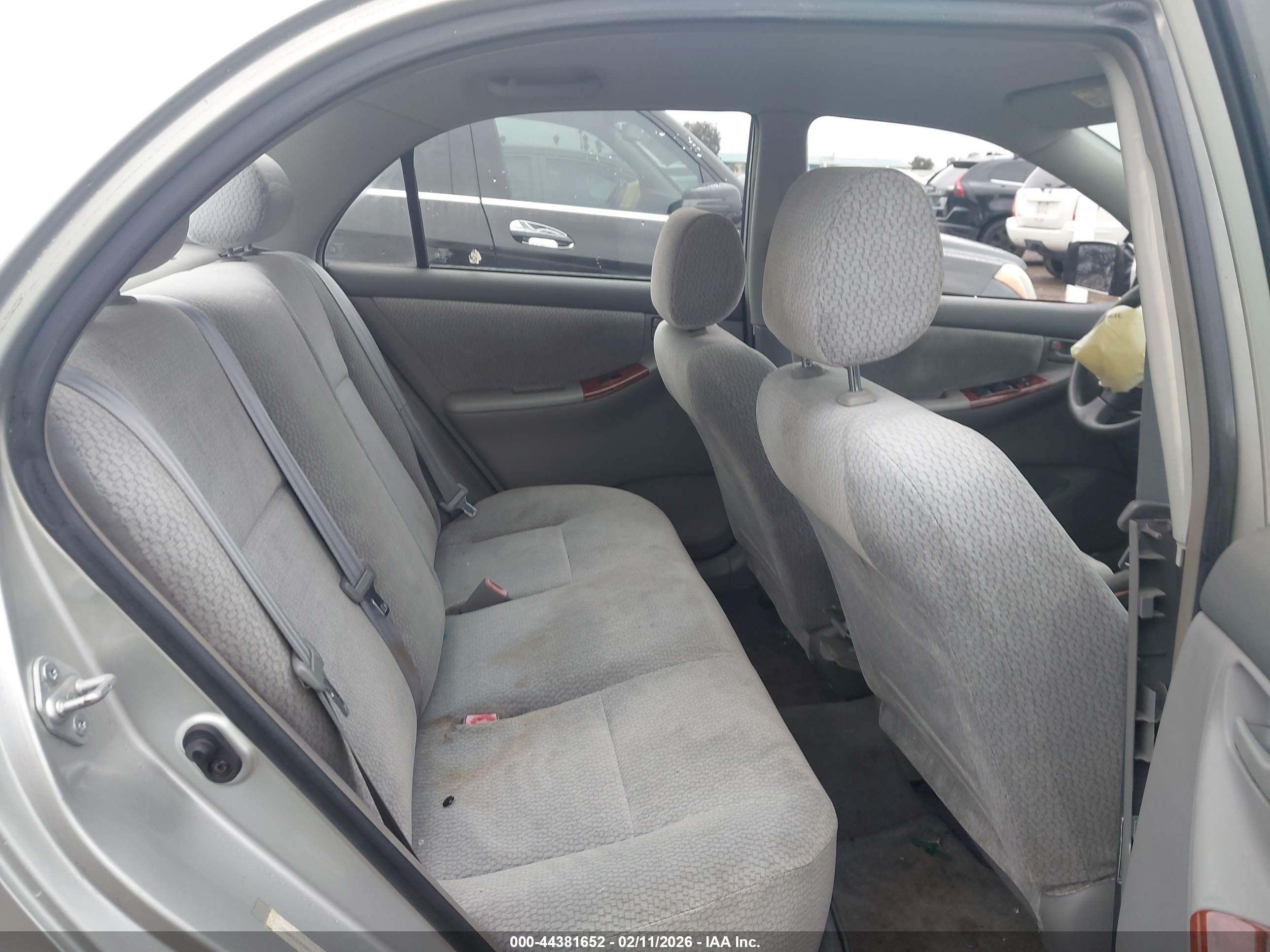 TOYOTA COROLLA image 8