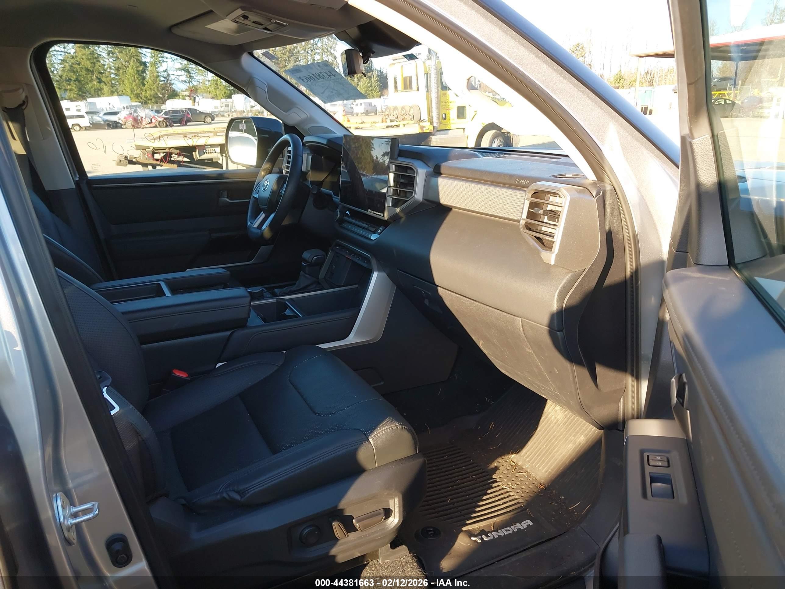 TOYOTA TUNDRA image 5