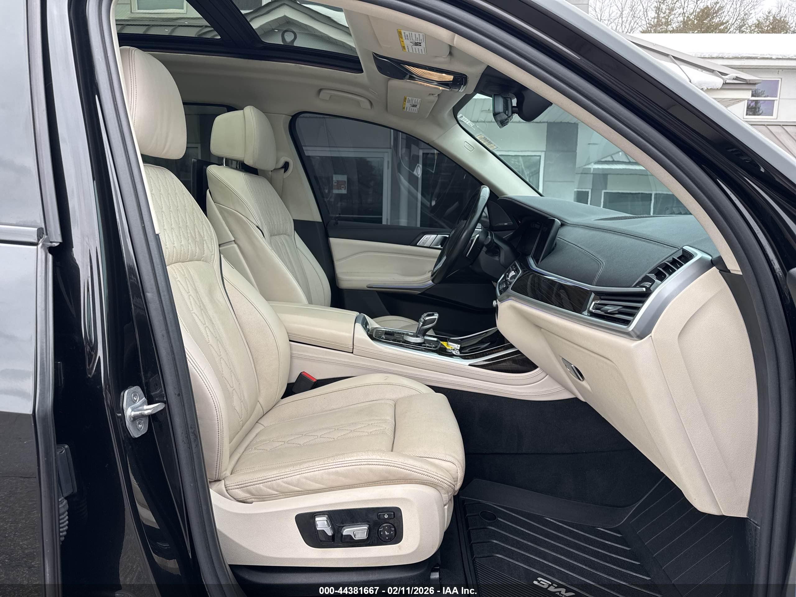 BMW X7 image 5