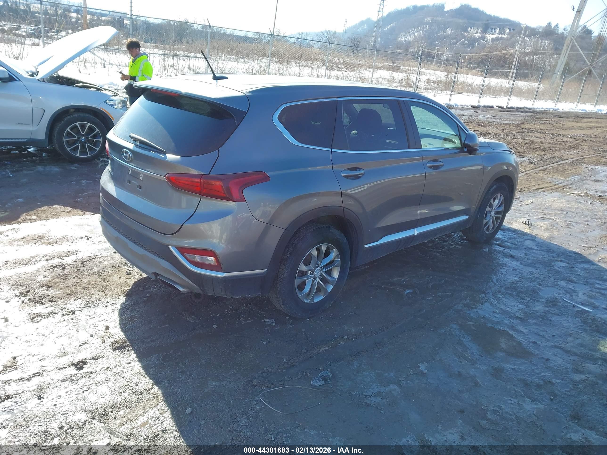 HYUNDAI SANTA image 4