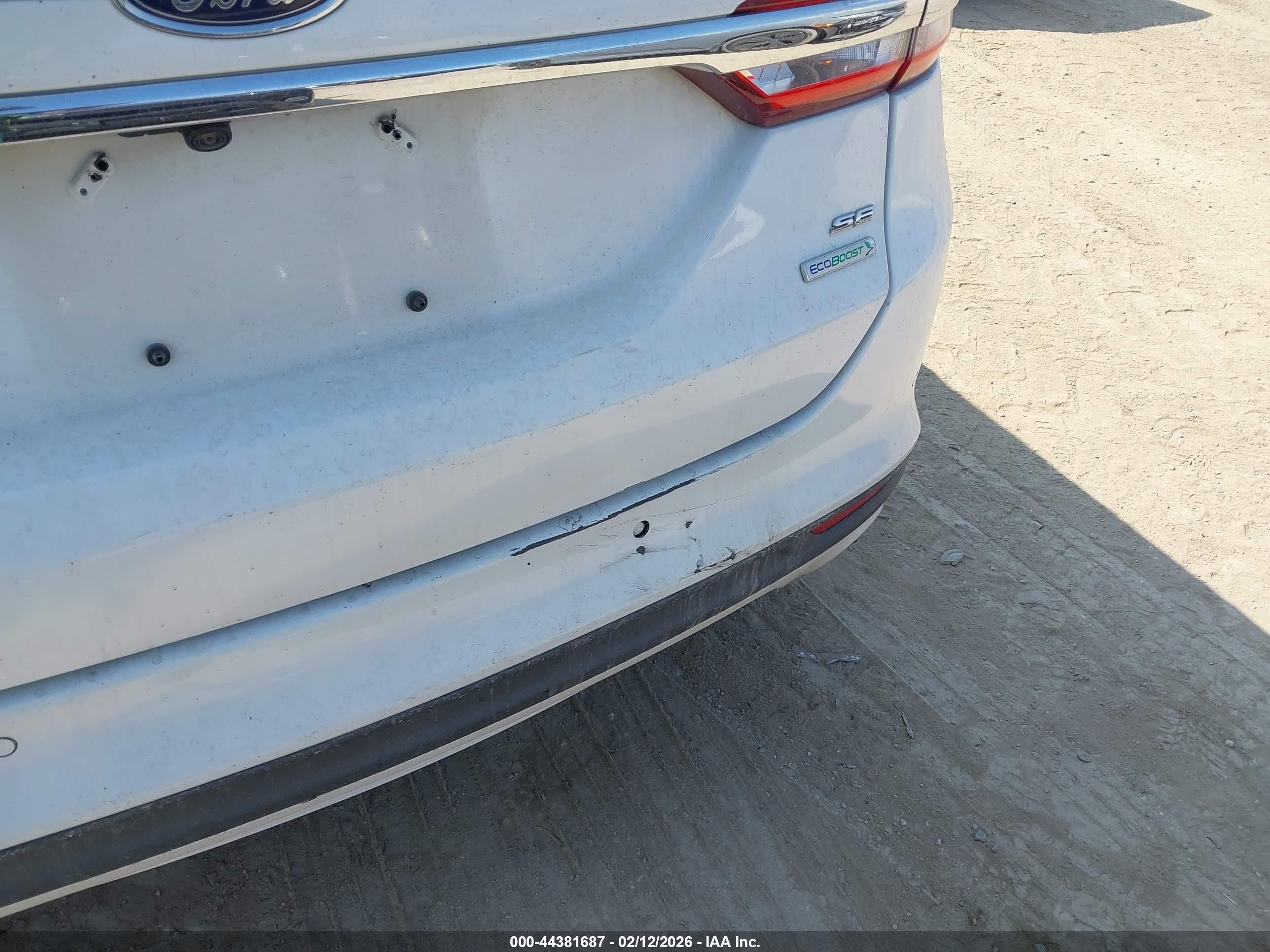 FORD FUSION image 6