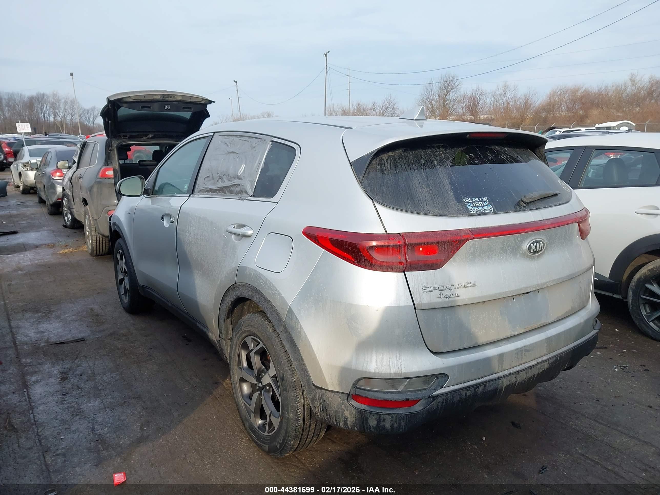 KIA SPORTAGE image 3