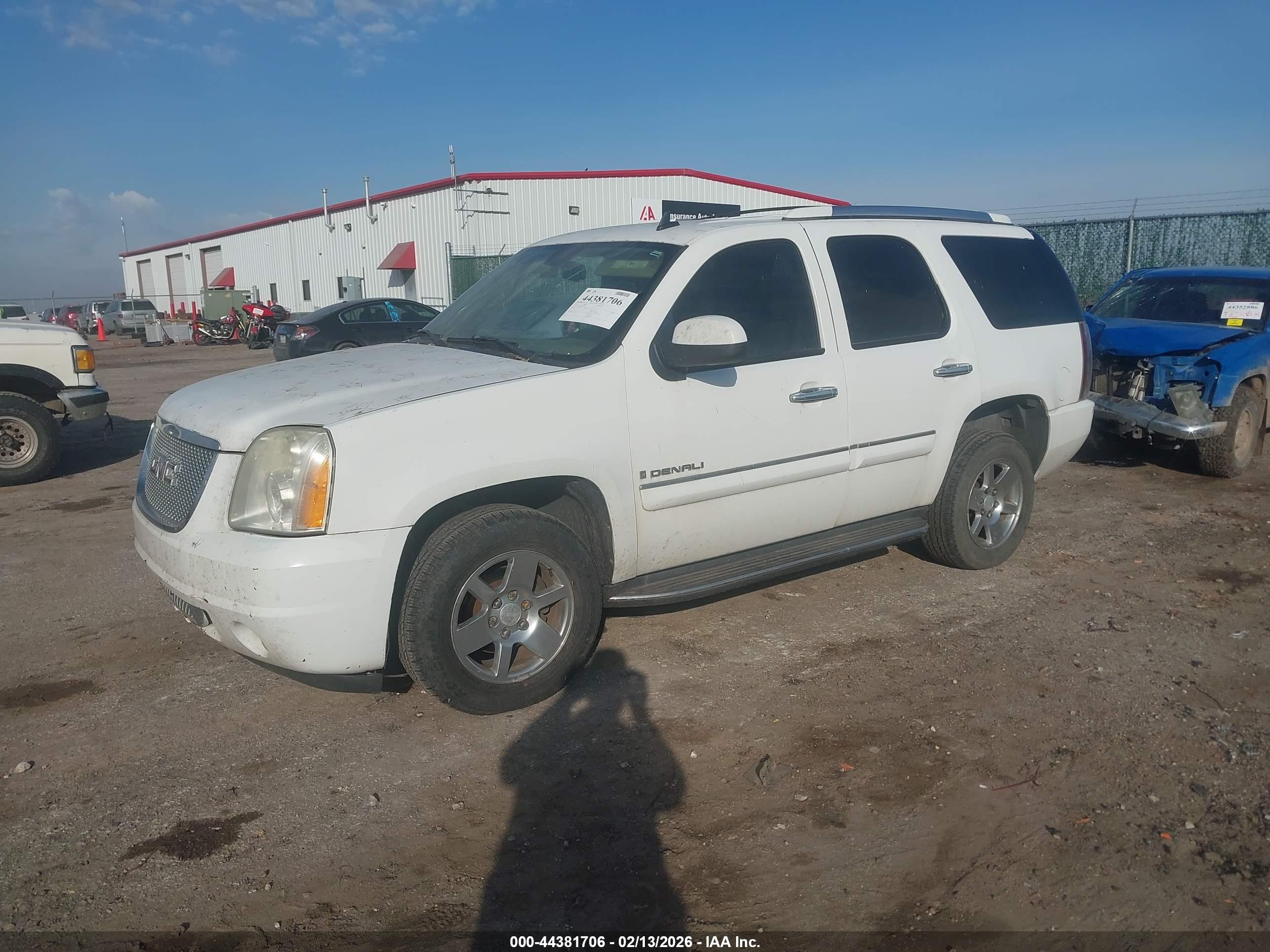 GMC YUKON image 2