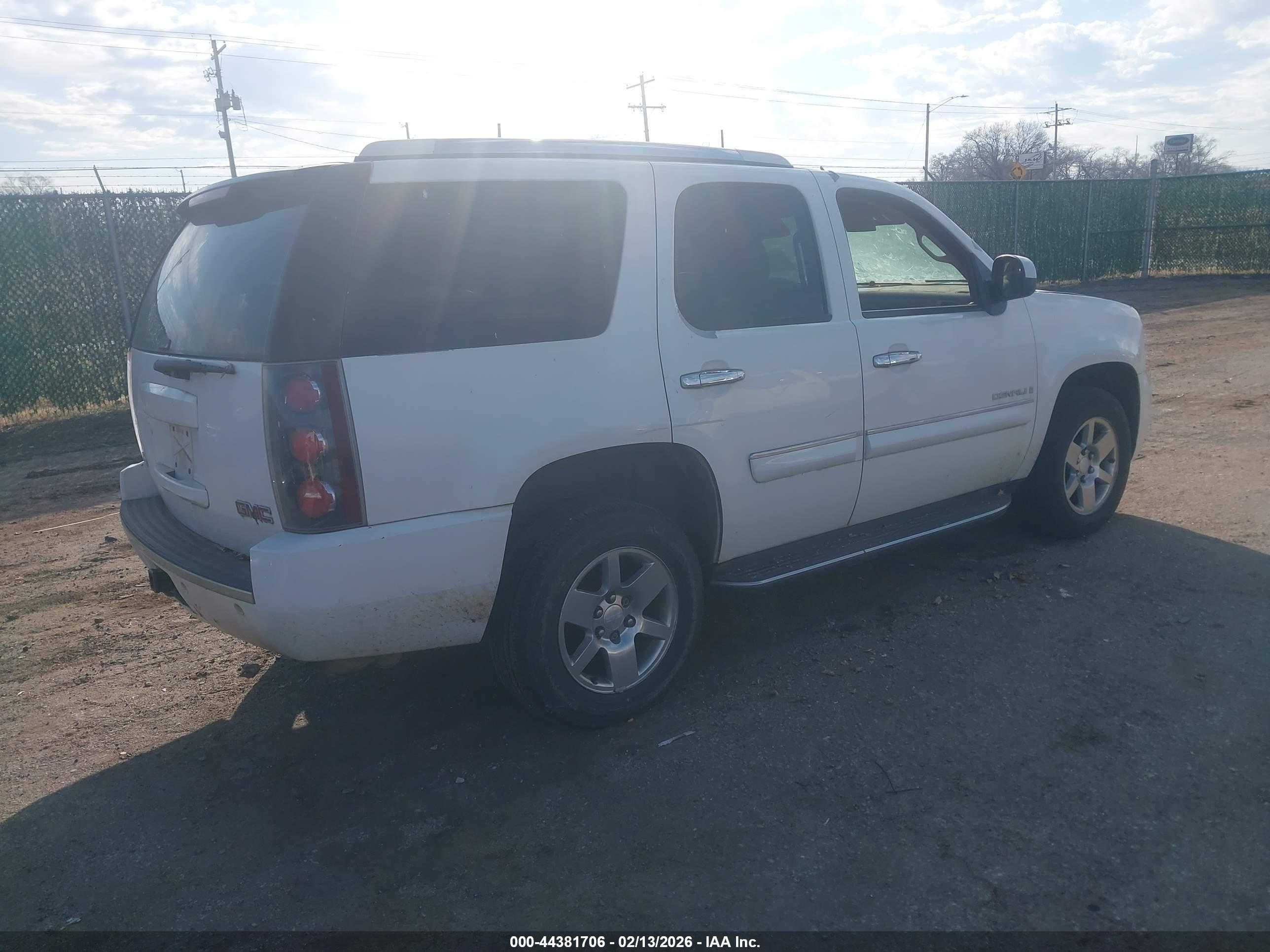 GMC YUKON image 4
