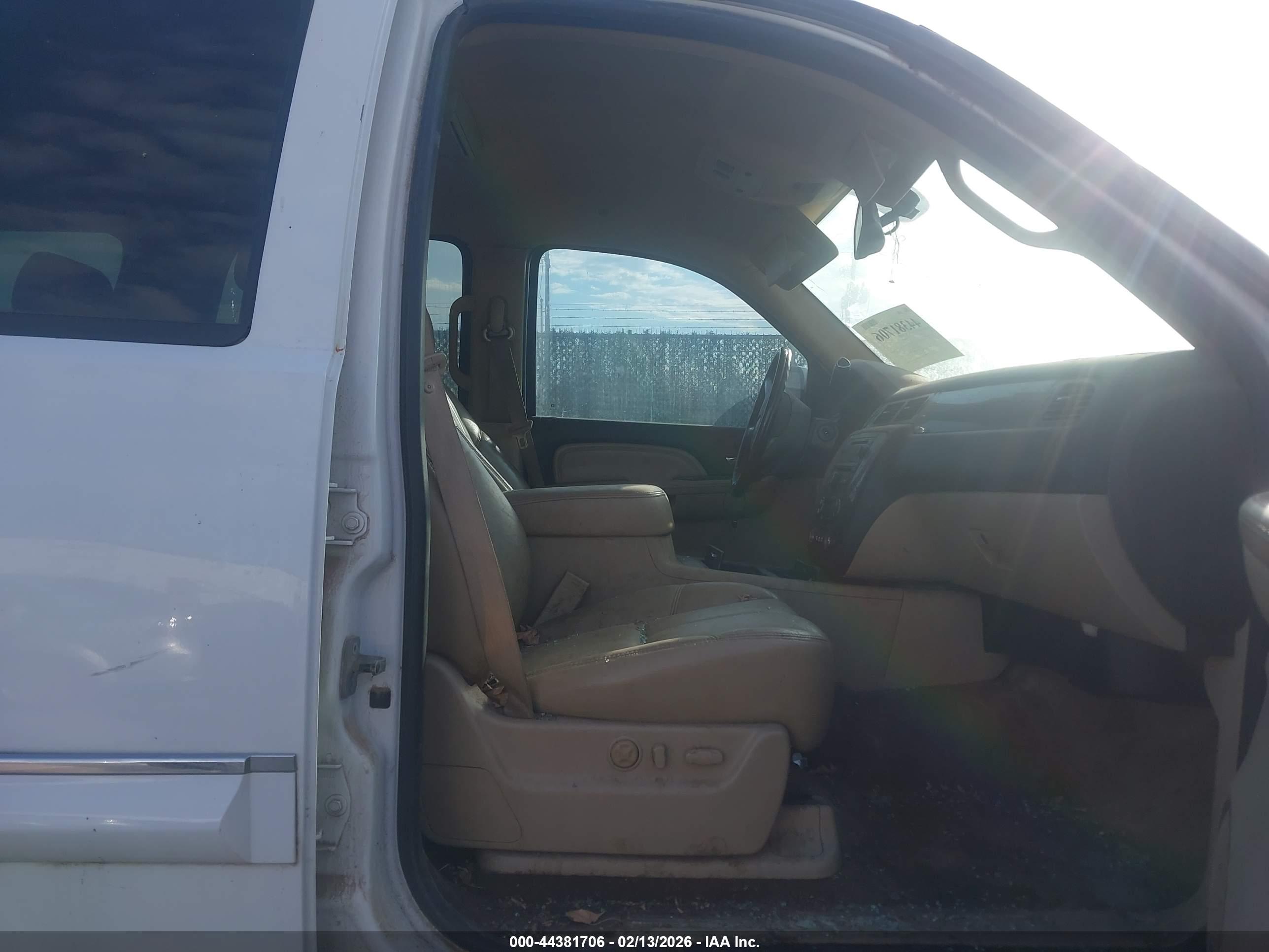 GMC YUKON image 5