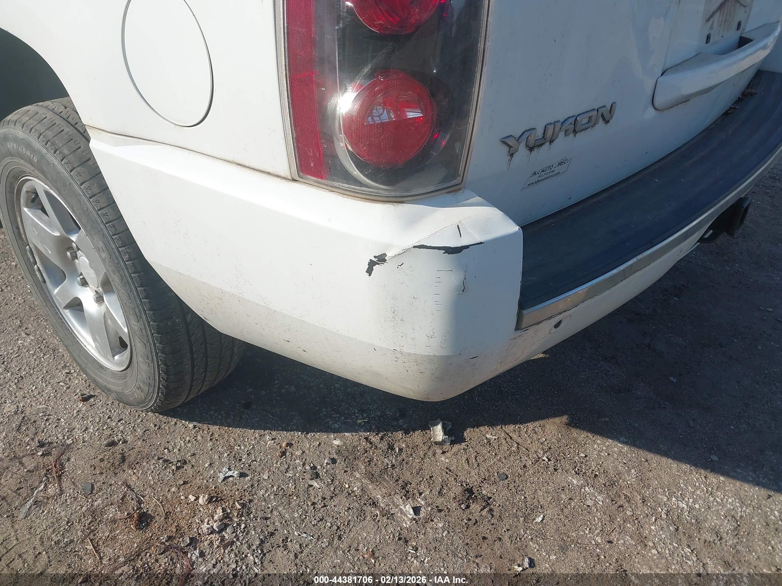 GMC YUKON image 6