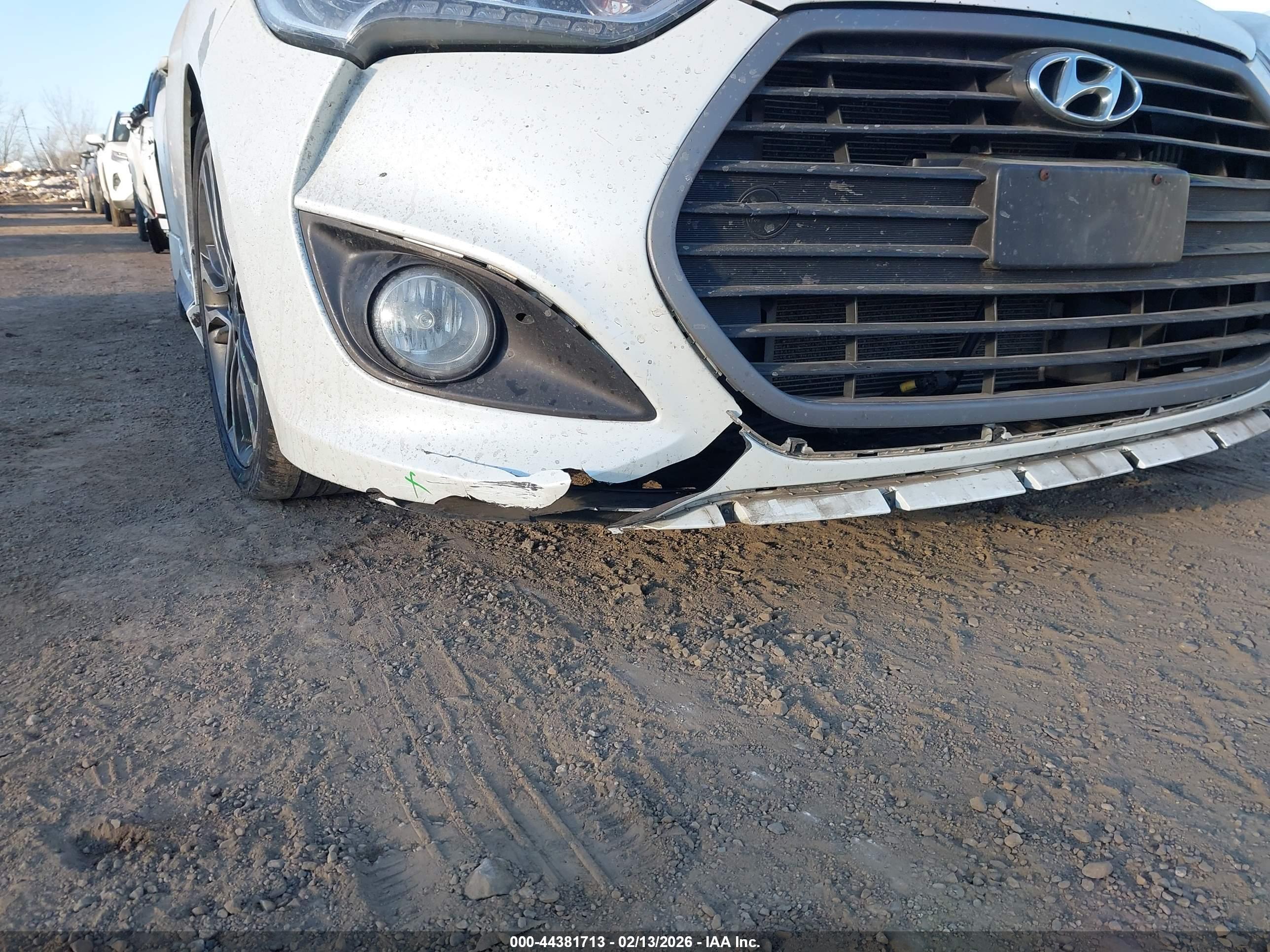 HYUNDAI VELOSTER image 6