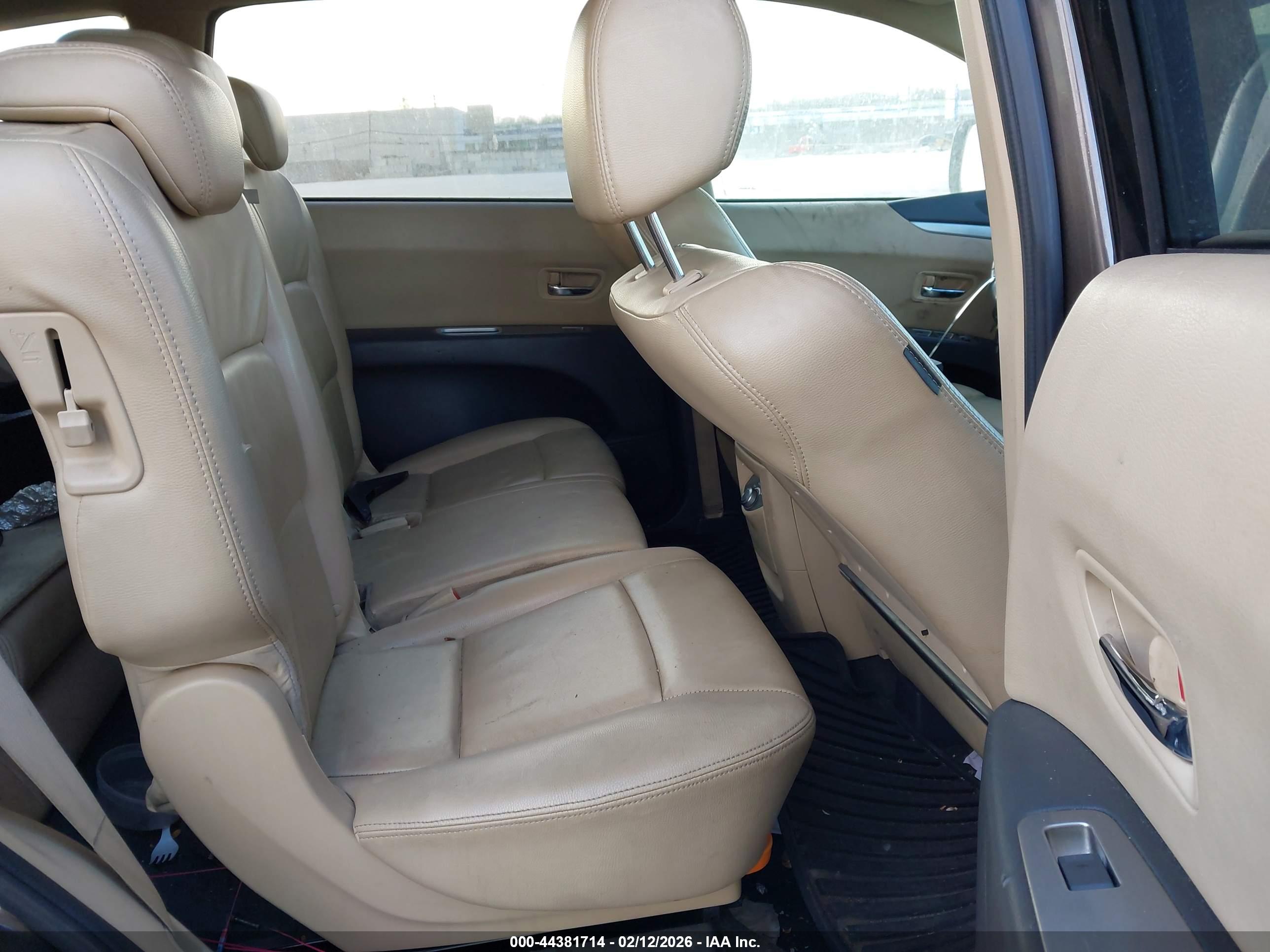 SUBARU TRIBECA image 8