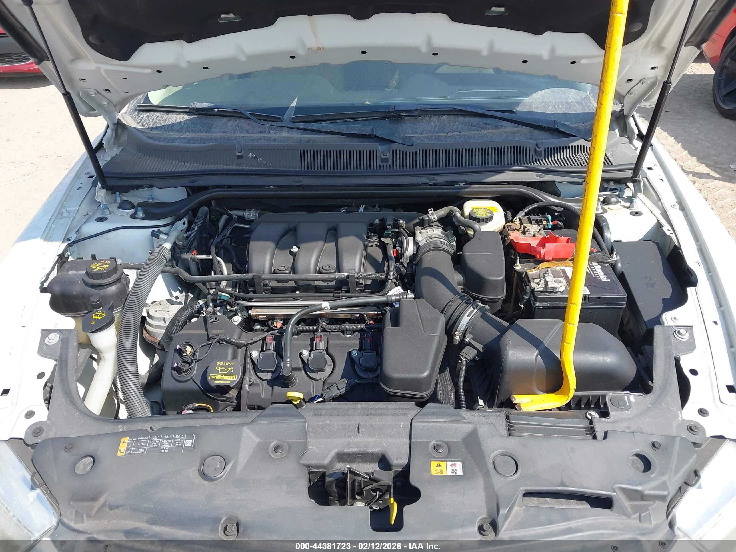 FORD TAURUS image 10