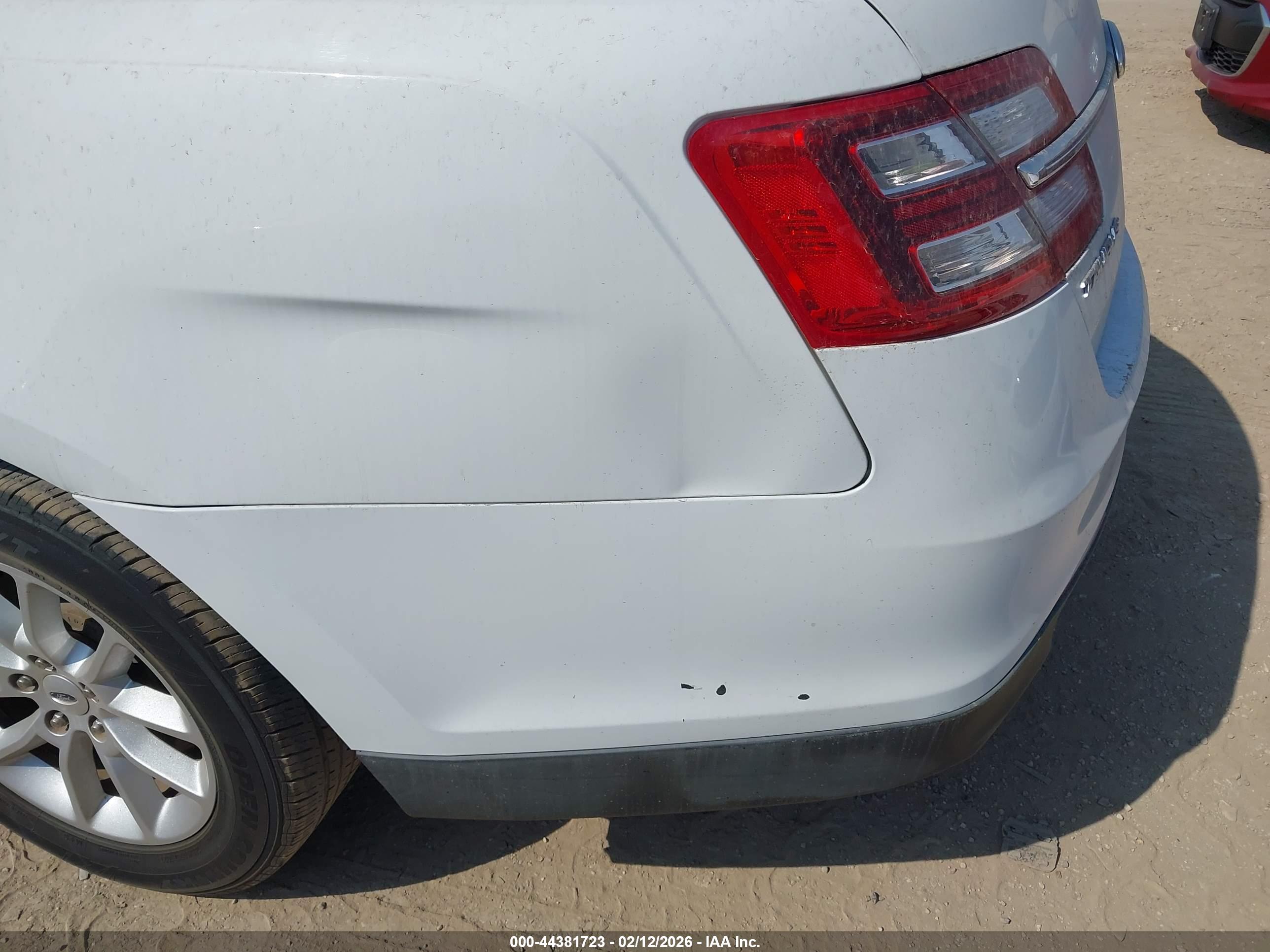 FORD TAURUS image 6