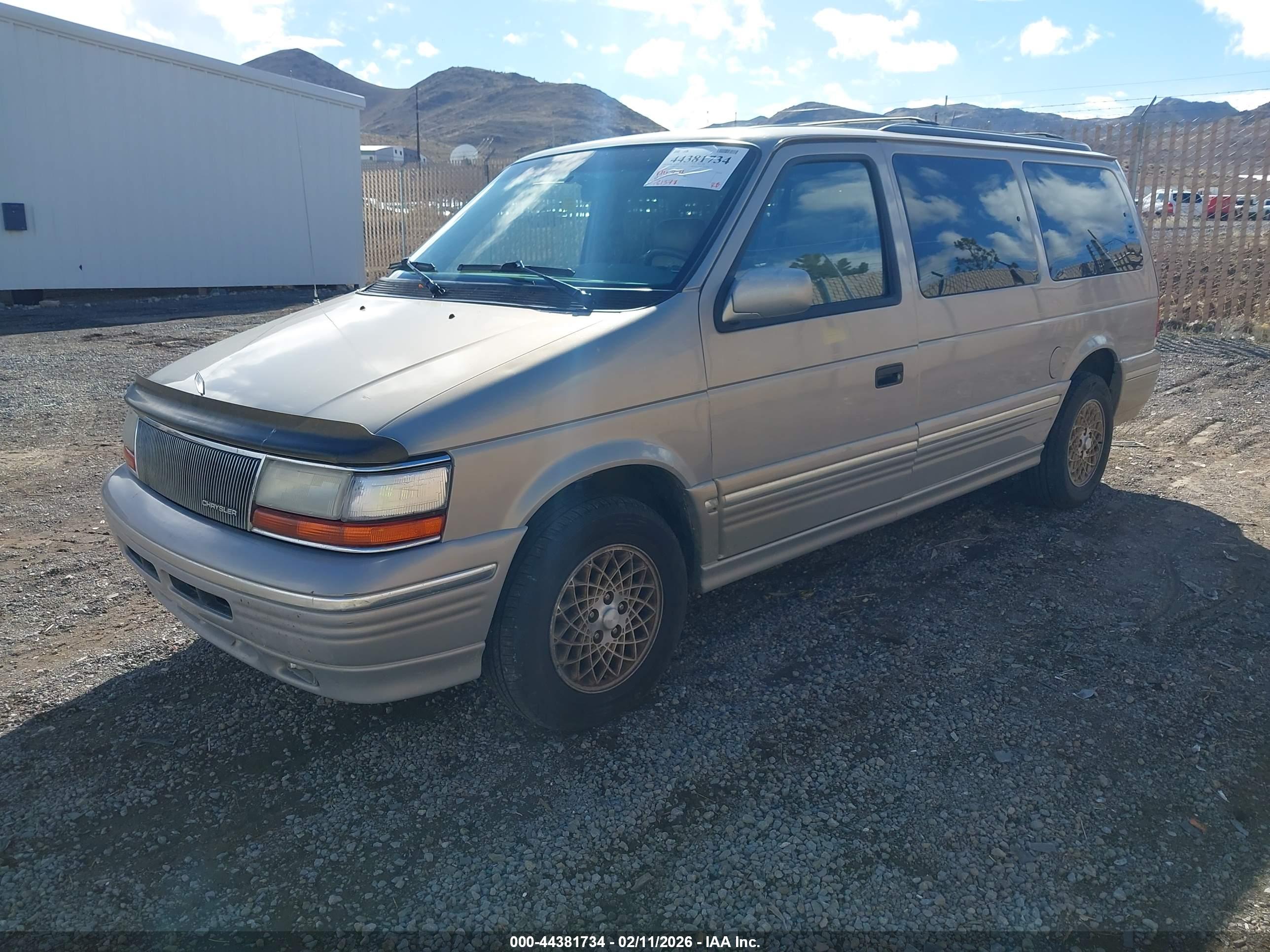 CHRYSLER TOWN image 2