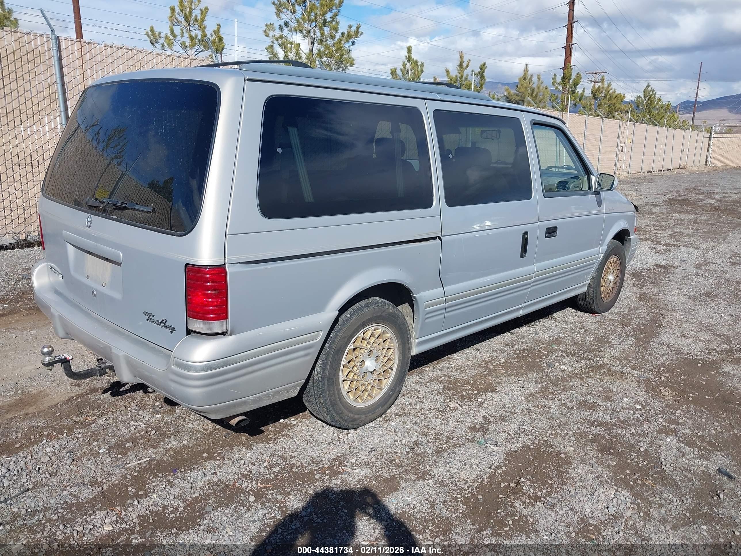 CHRYSLER TOWN image 4