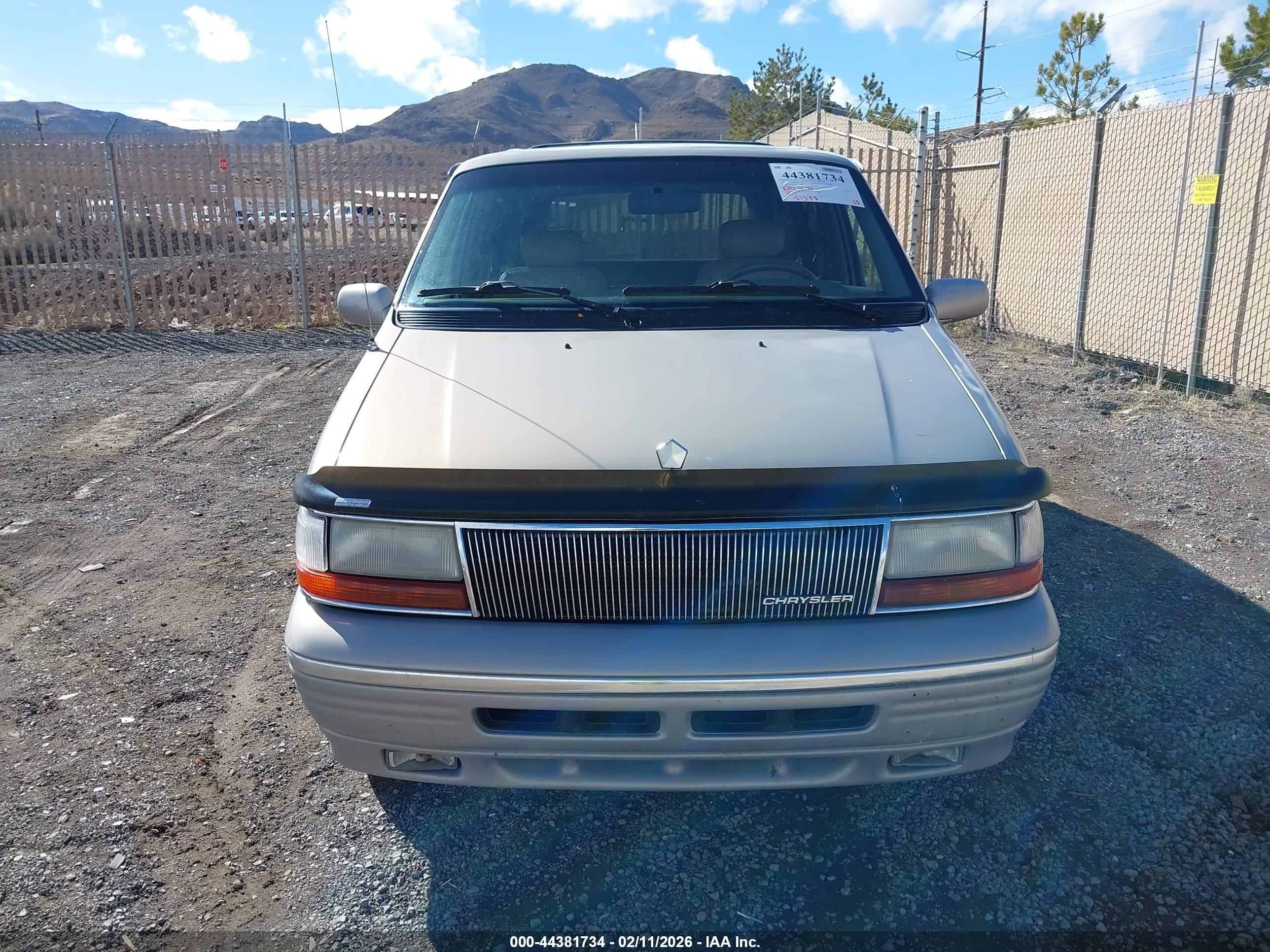 CHRYSLER TOWN image 6