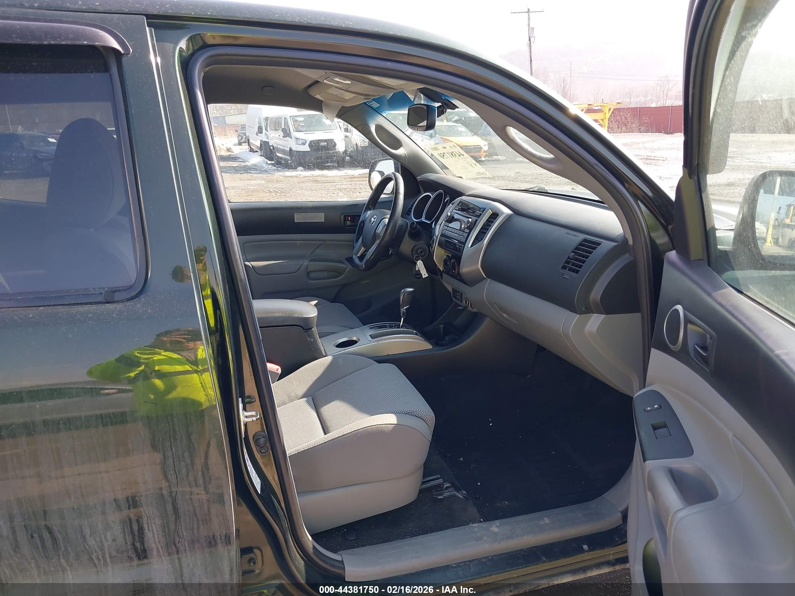 TOYOTA TACOMA image 5