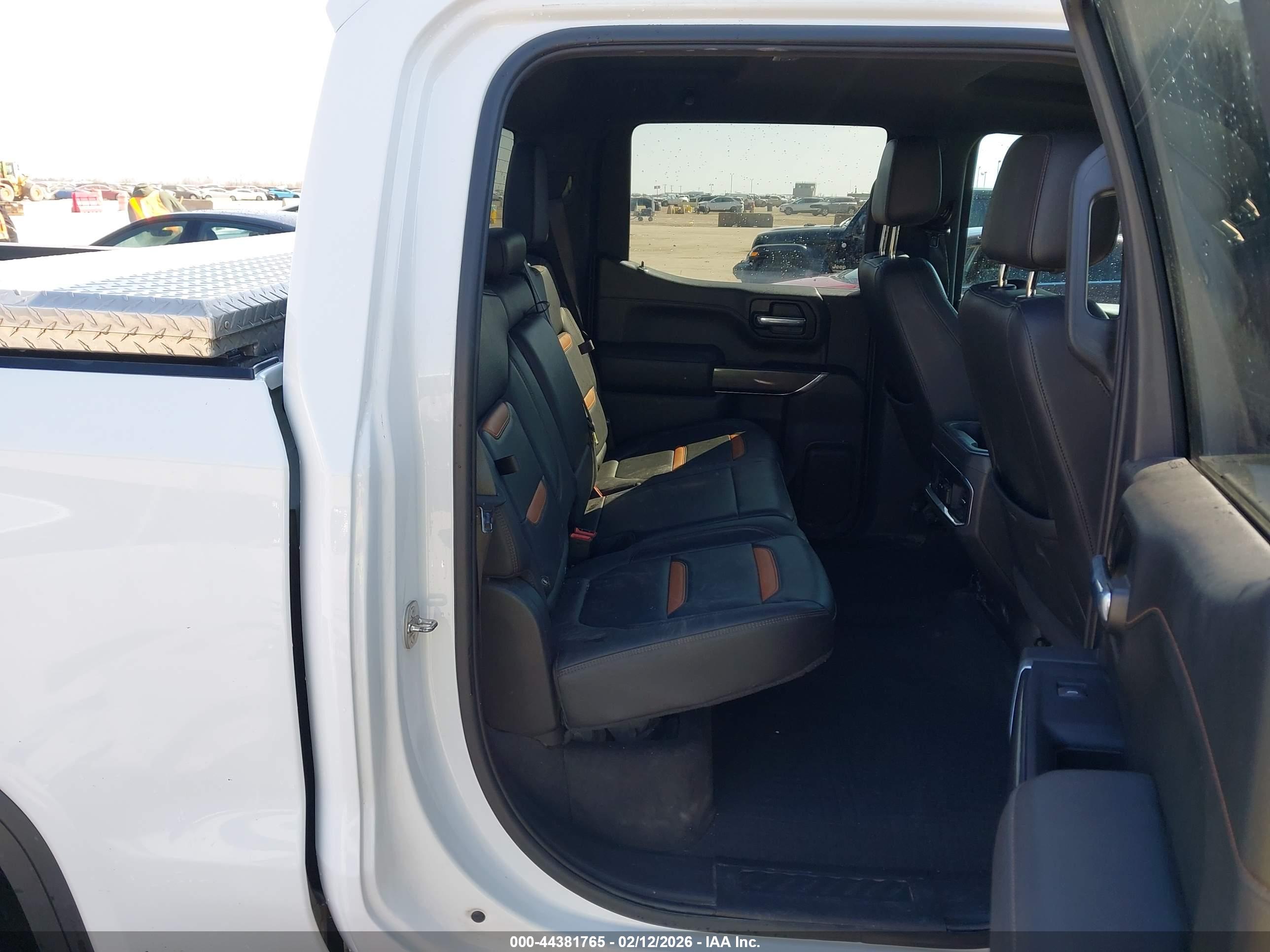 GMC SIERRA image 8