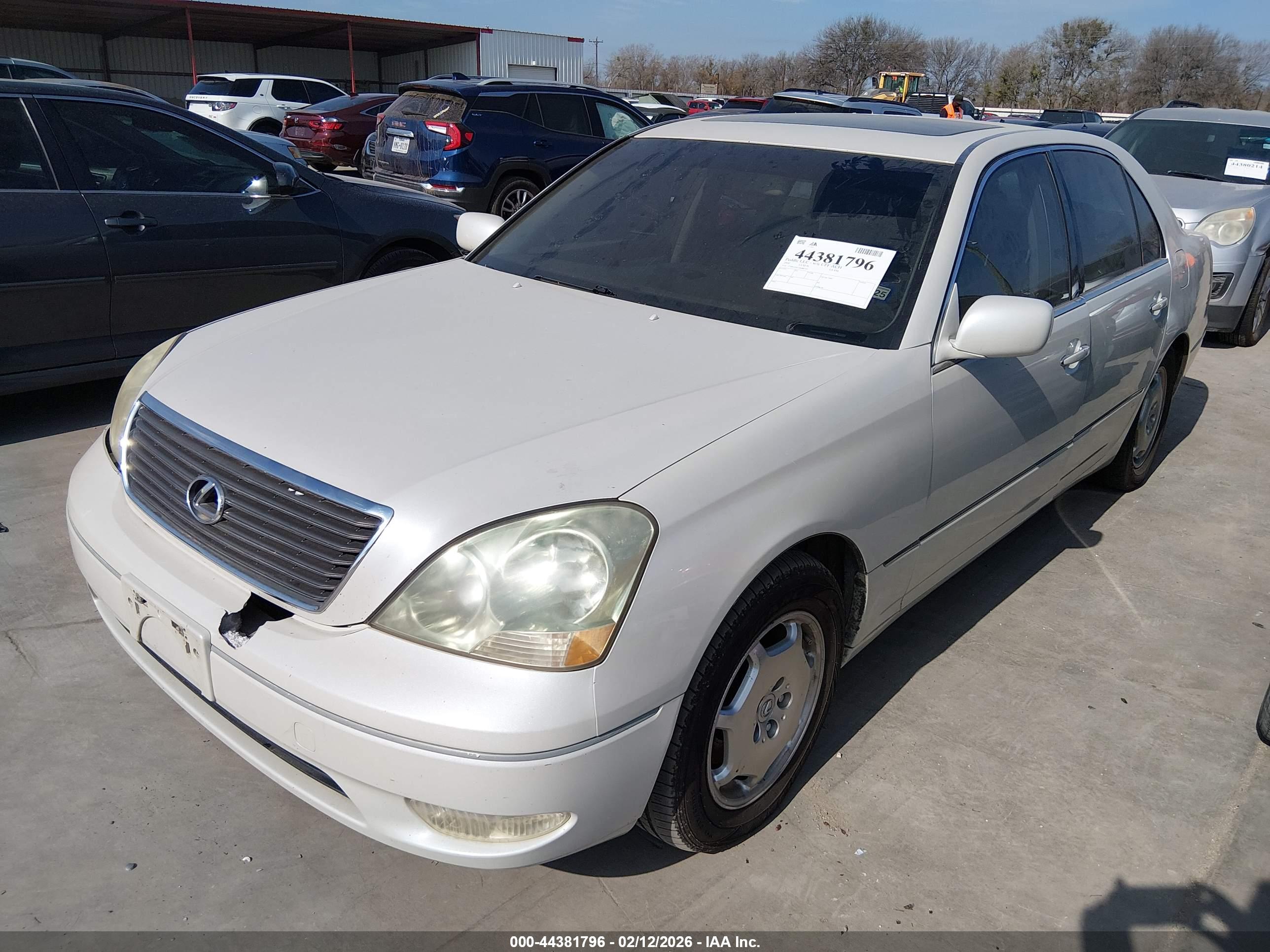 LEXUS LS image 2