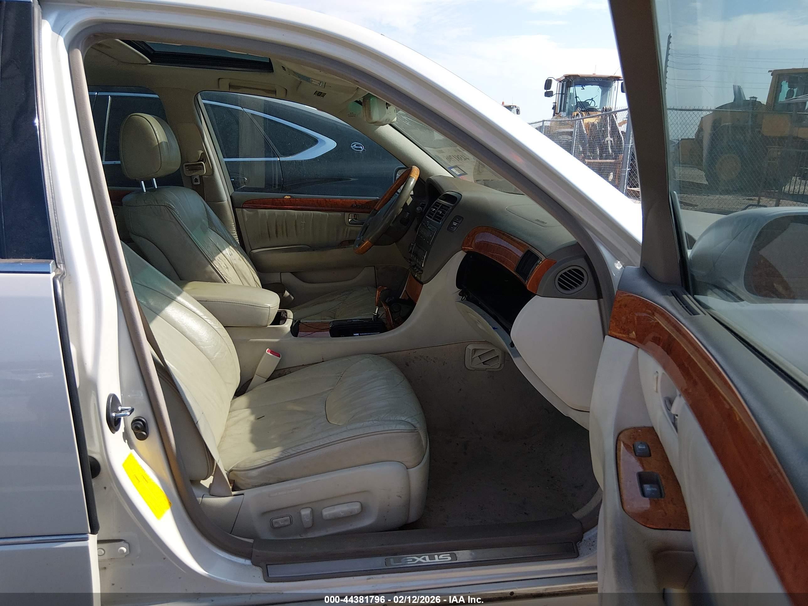 LEXUS LS image 5